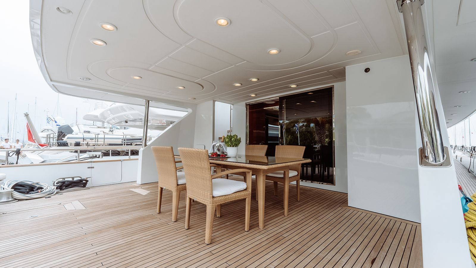 202 Dining on Main deck.jpg