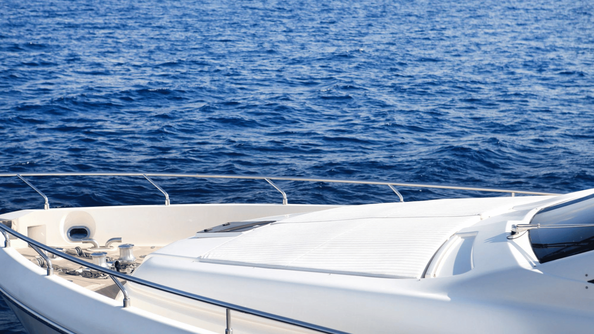 202 Foredeck sun pads.png