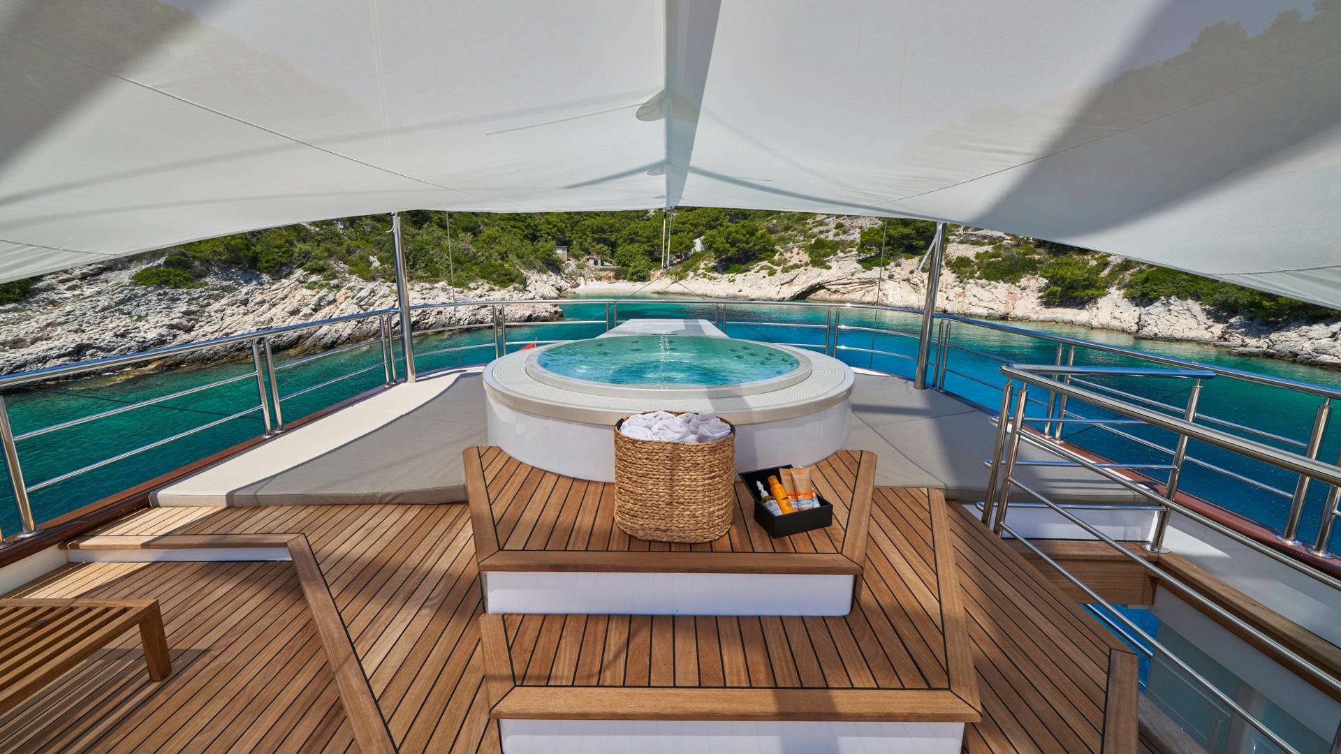 202 Jacuzzi.jpg
