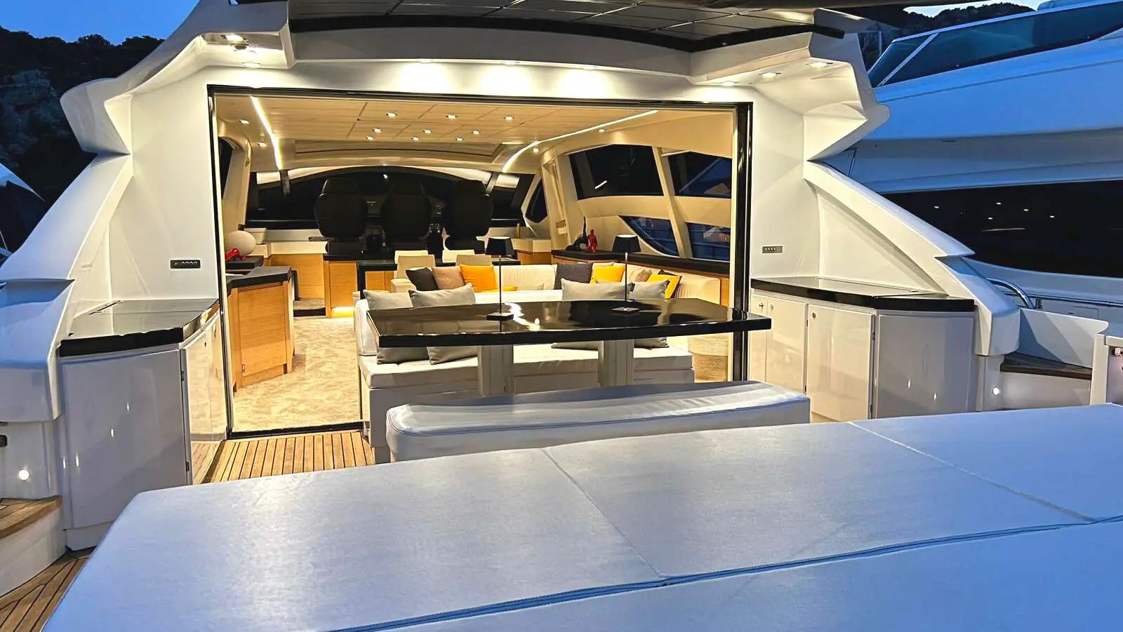 202 Main deck aft view into main salon.jpg