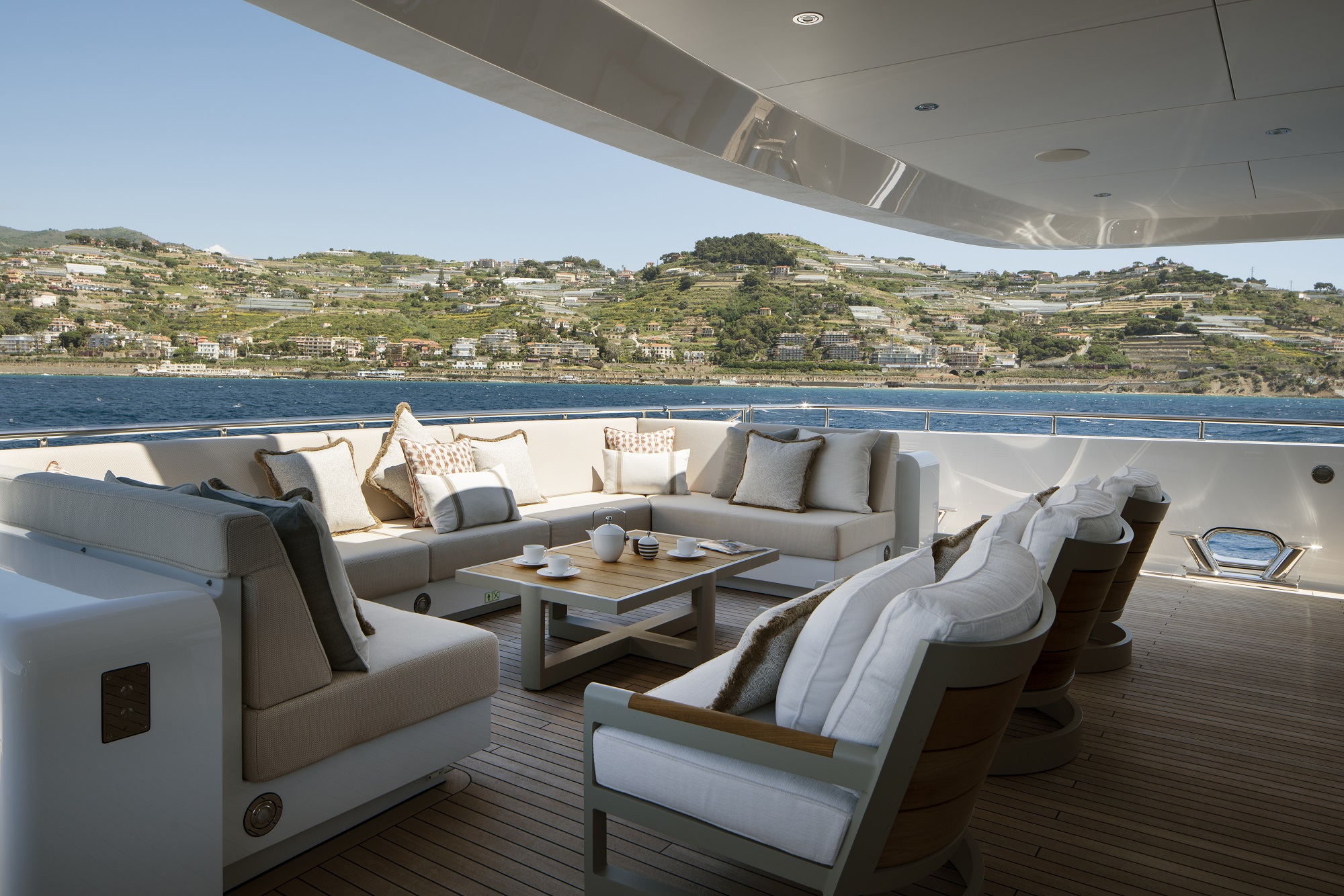 202 Main deck seating.jpg