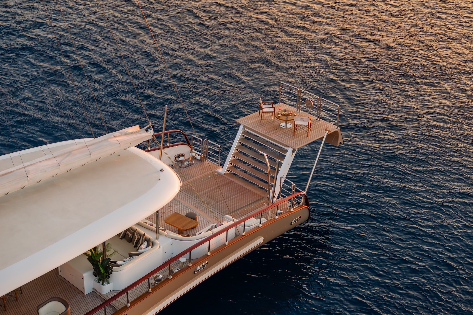 202 Stern platform raised.jpg