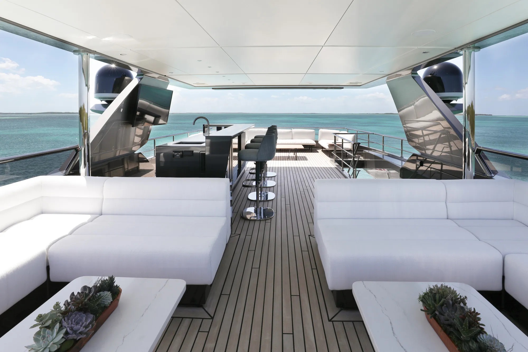 202 Sun deck alternative view.jpg