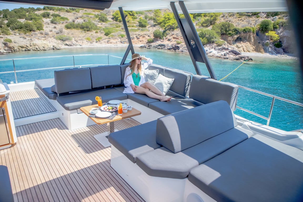 202 Sun deck dining and sun pads.jpg