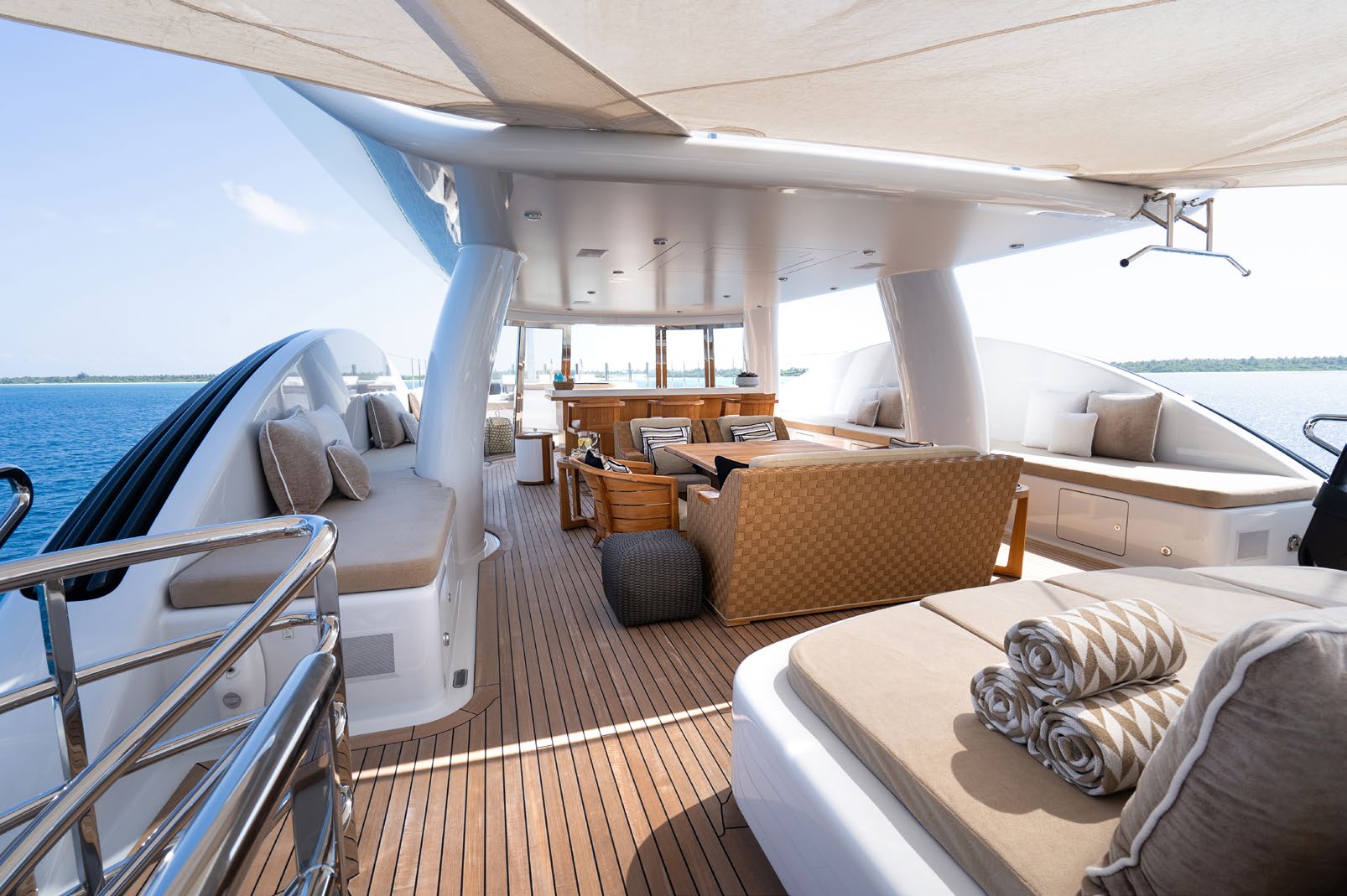 202 Sundeck.jpg