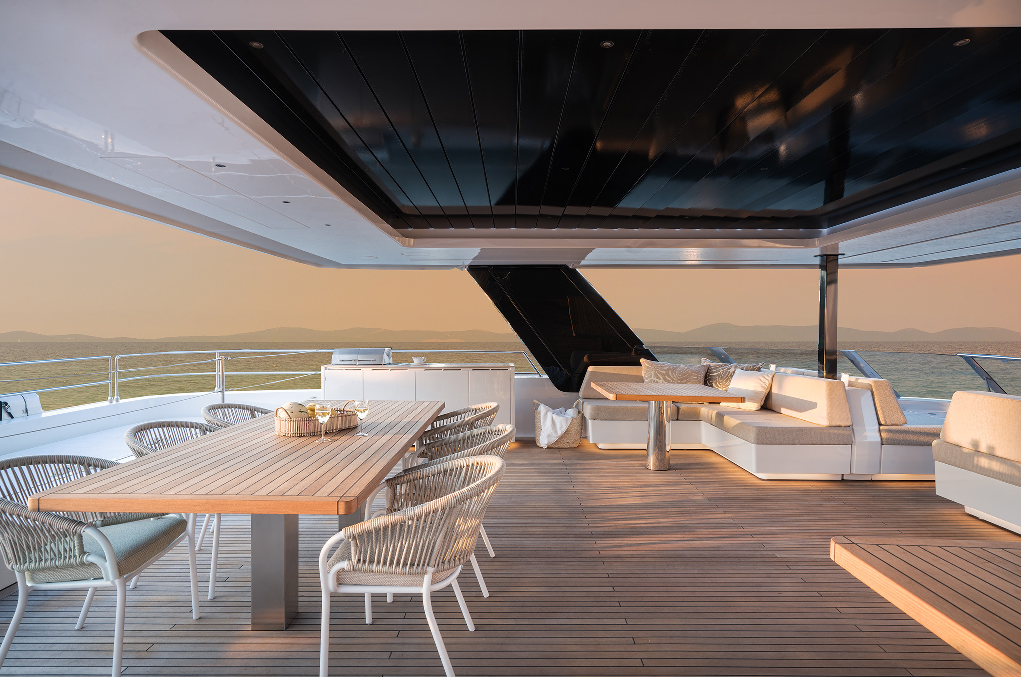 202 Superior flybridge.jpg
