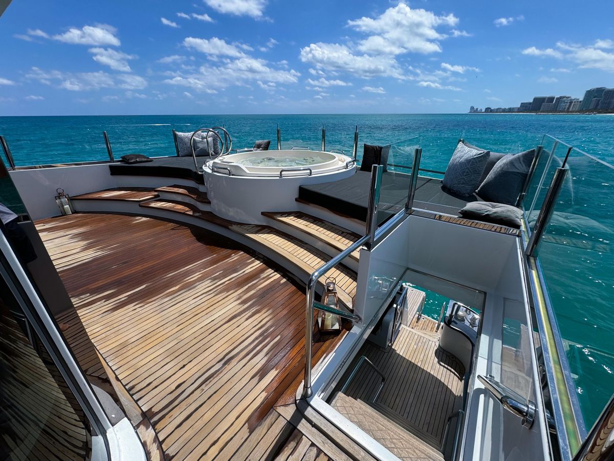 203 Aft deck with jacuzzi.jpg