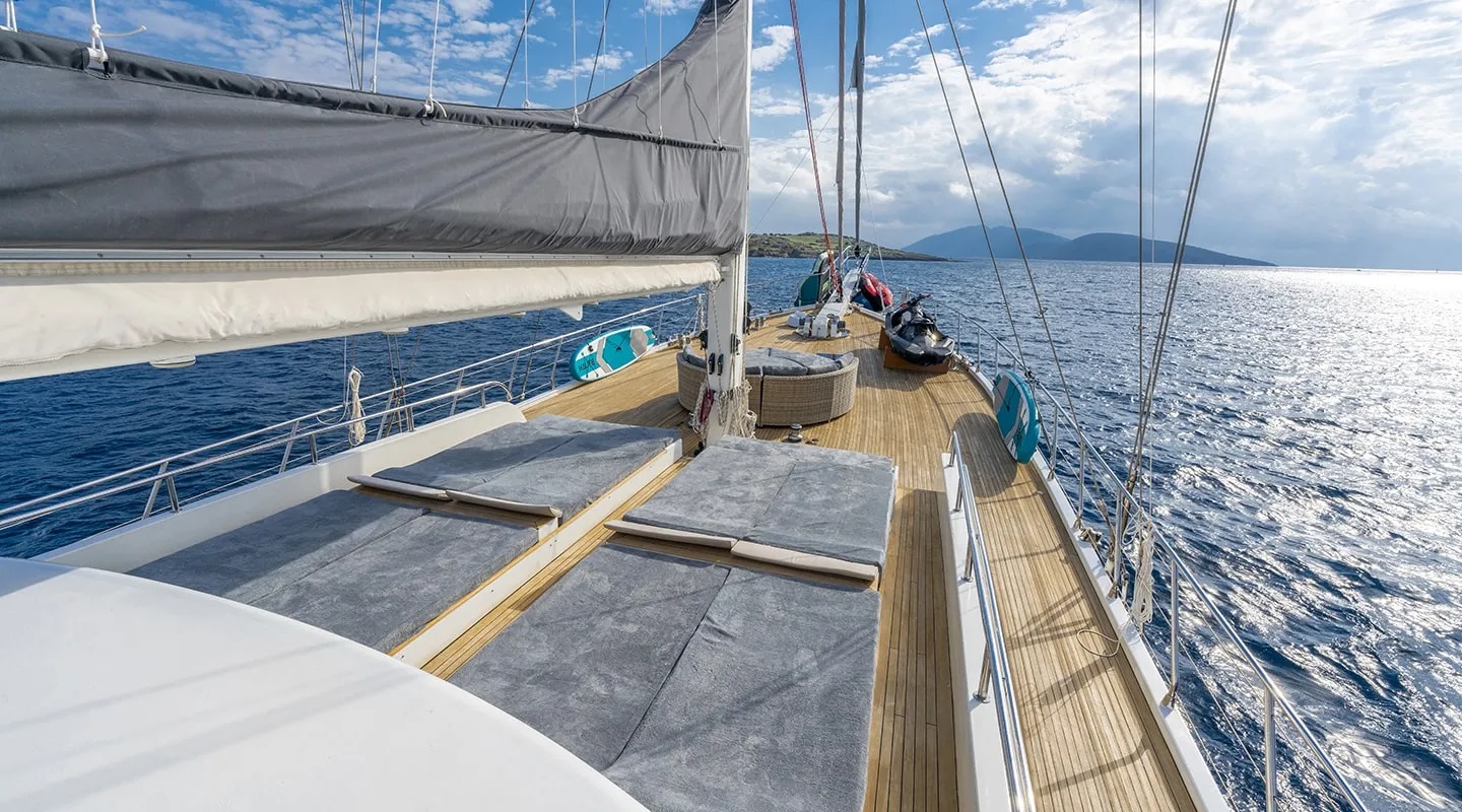 203 Foredeck sun pads - covering the jacuzzi.jpg
