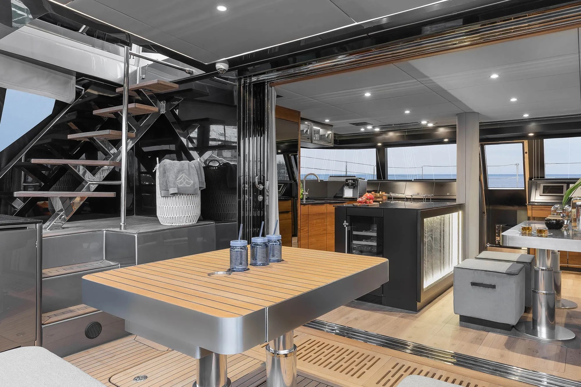 203 Main deck aft (sistership).jpg