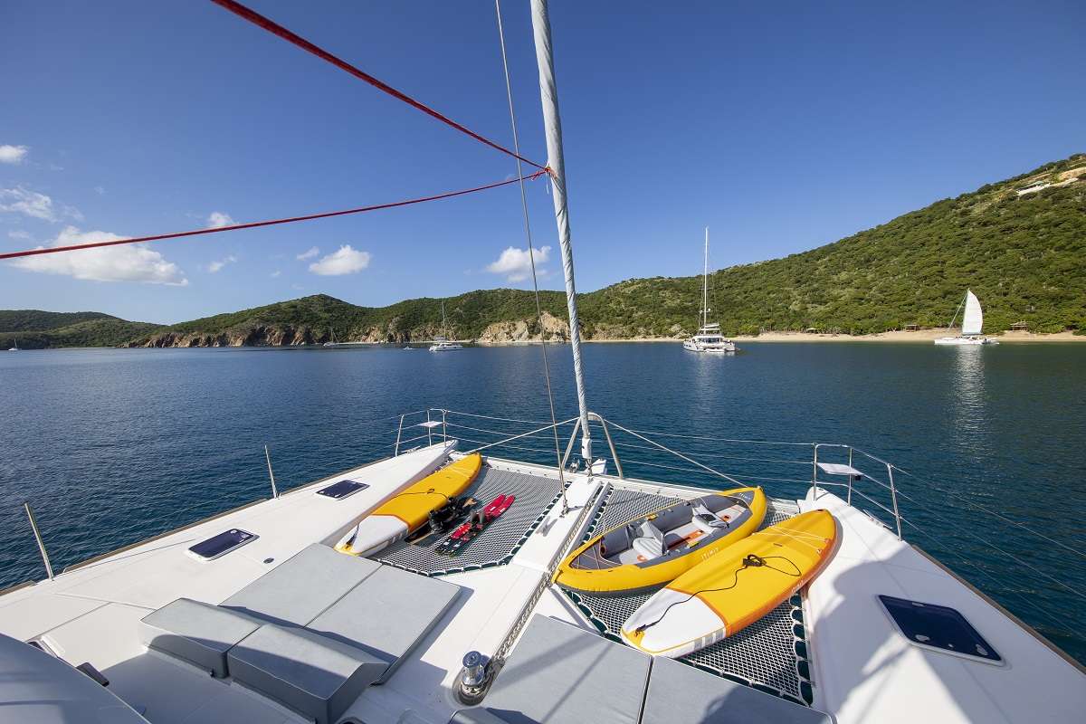 203 Sailing Catamaran NOMADA Bow.jpg
