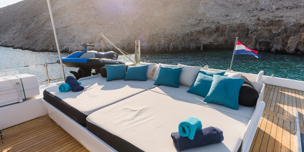 203 Sun bed.jpg