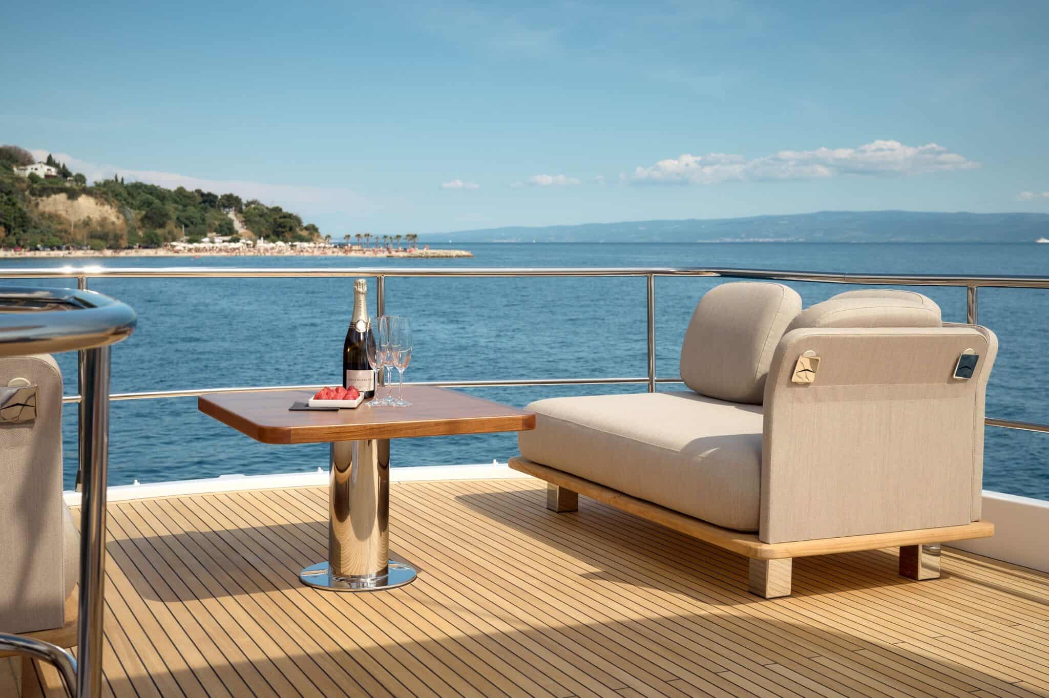 203 Sun deck seating.jpg