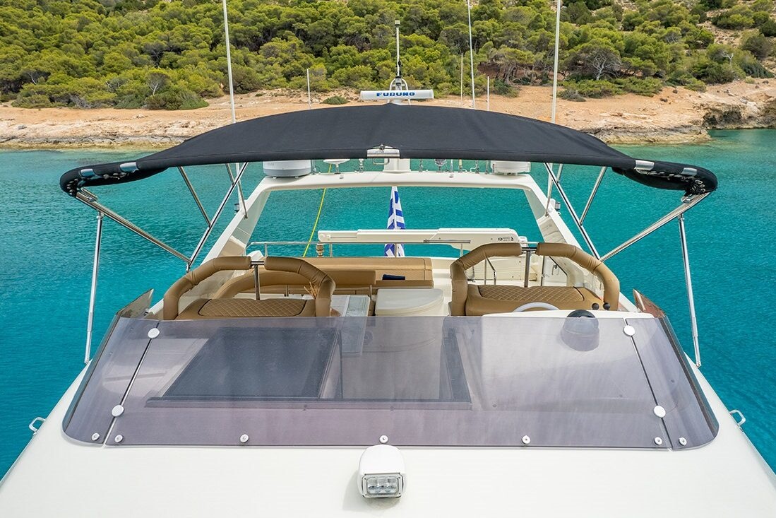 203 Sun deck with bimini shade.jpg