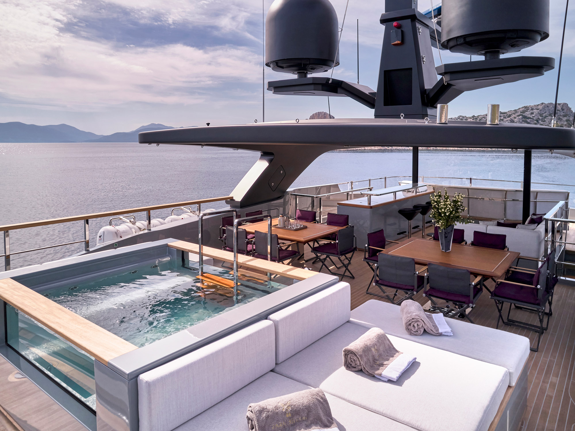 203 Sundeck with jacuzzi.jpg