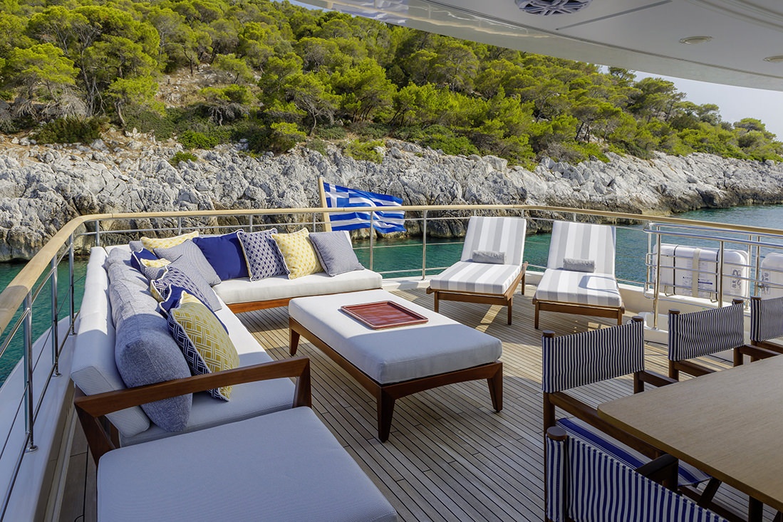 203 Sundeck.jpg