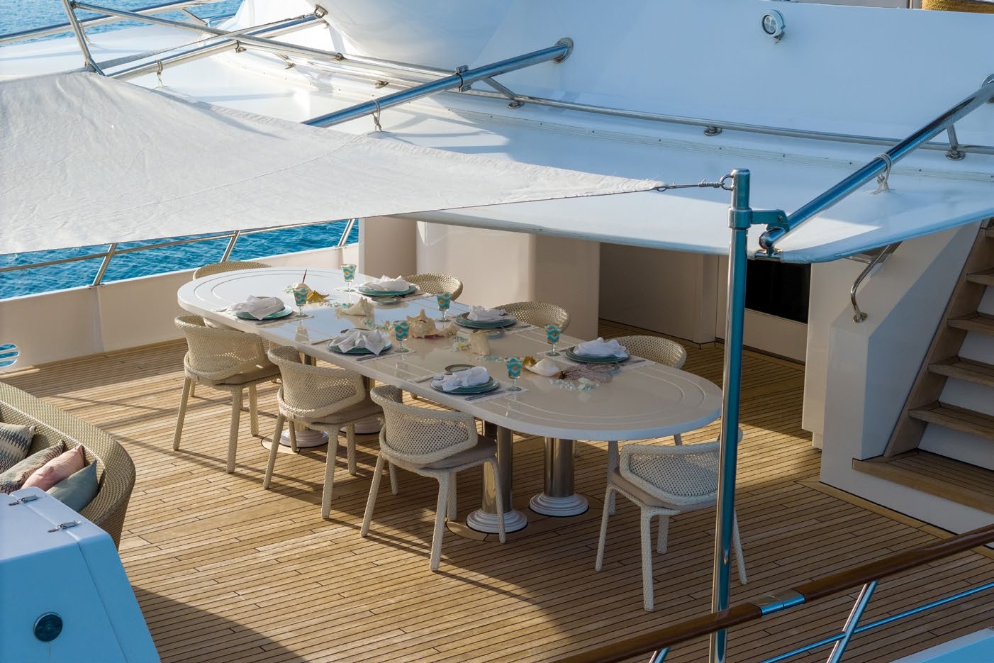 203 aft deck dining.jpg