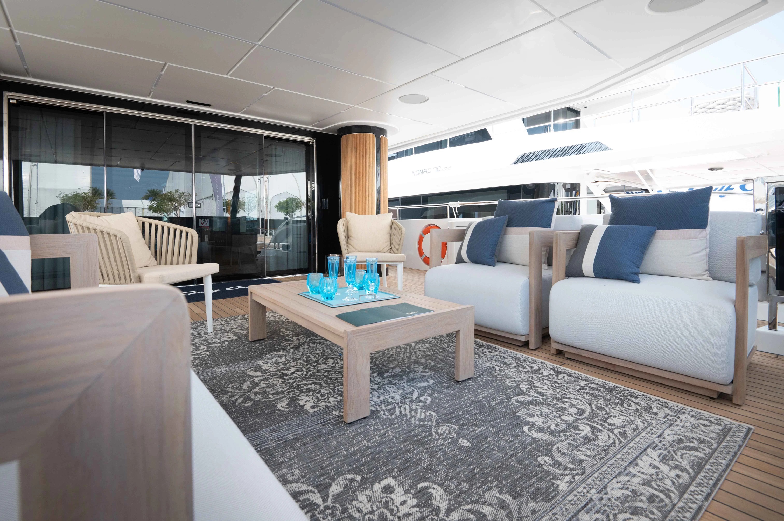 204 Aft deck lounge.jpg