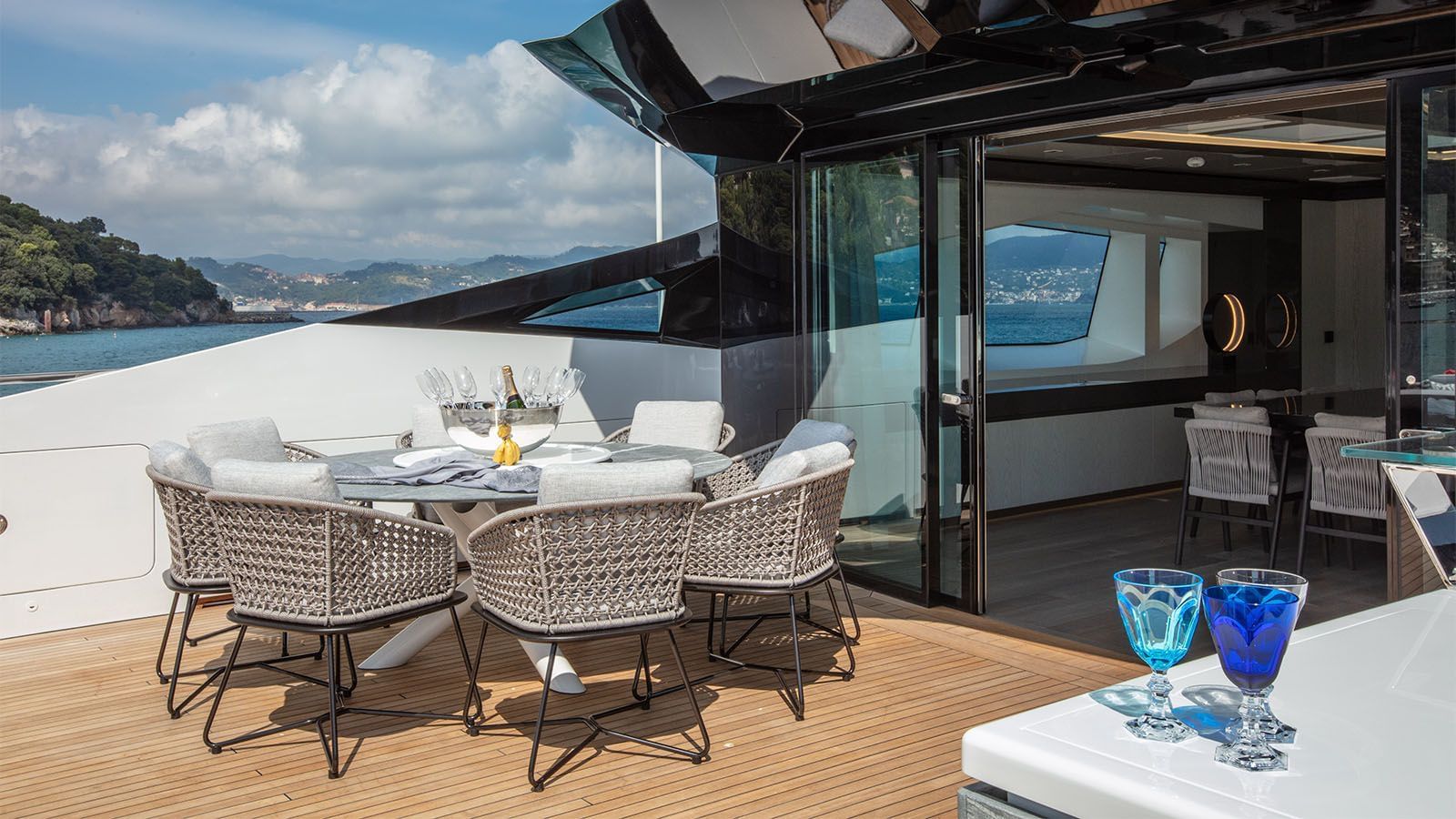 204 Dining on Fly deck.jpg
