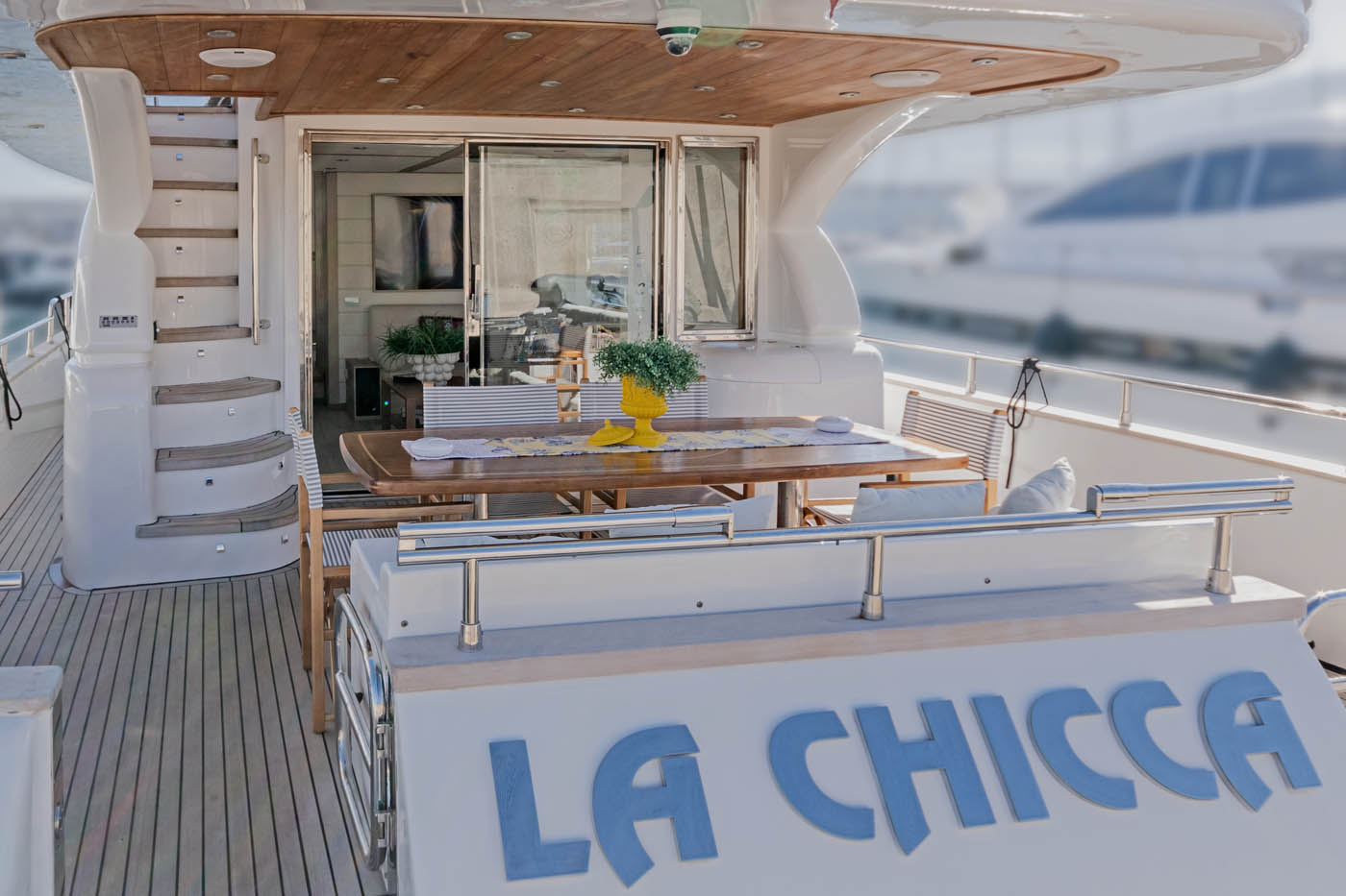 204 Main deck aft.jpg