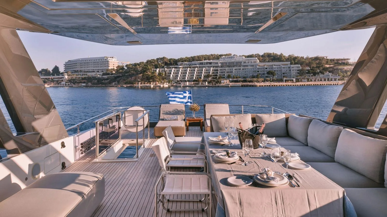 204 Sun deck.jpg