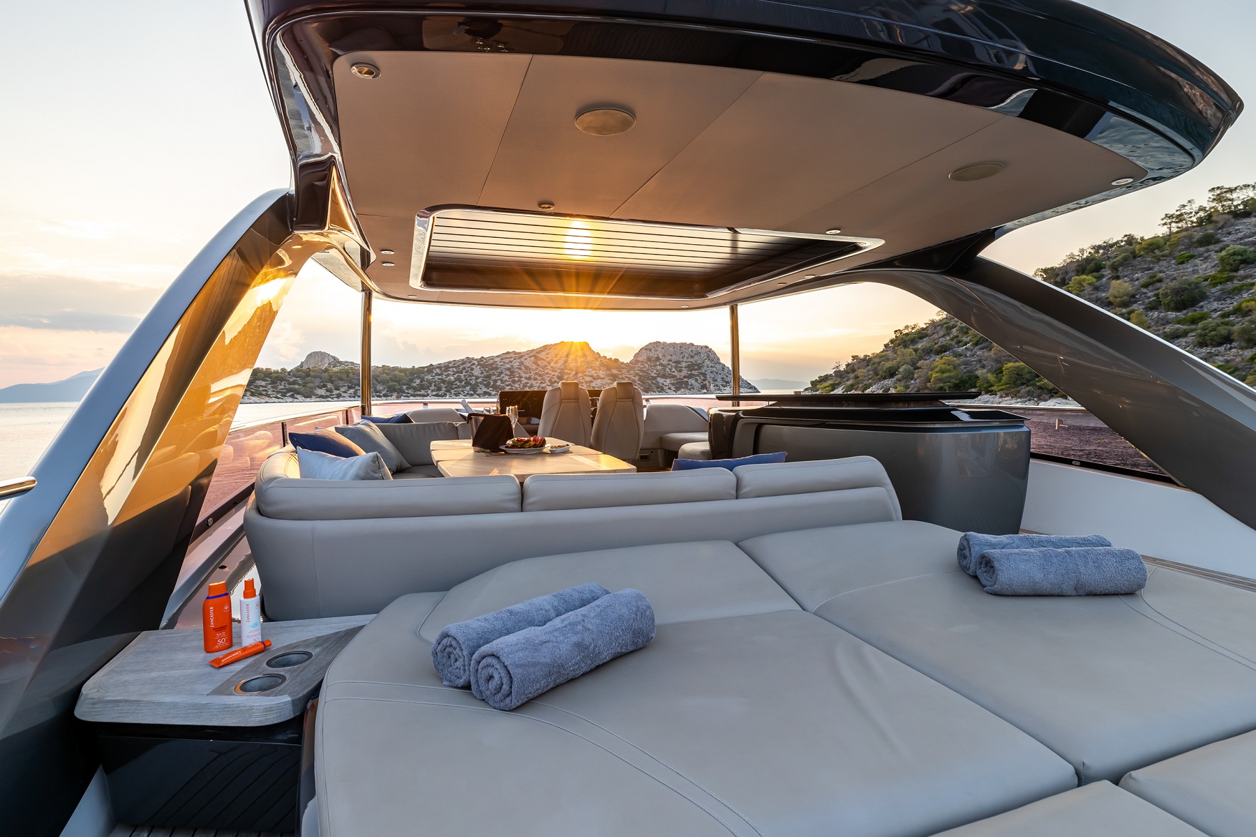 204 Sun pads on Sun deck.jpg