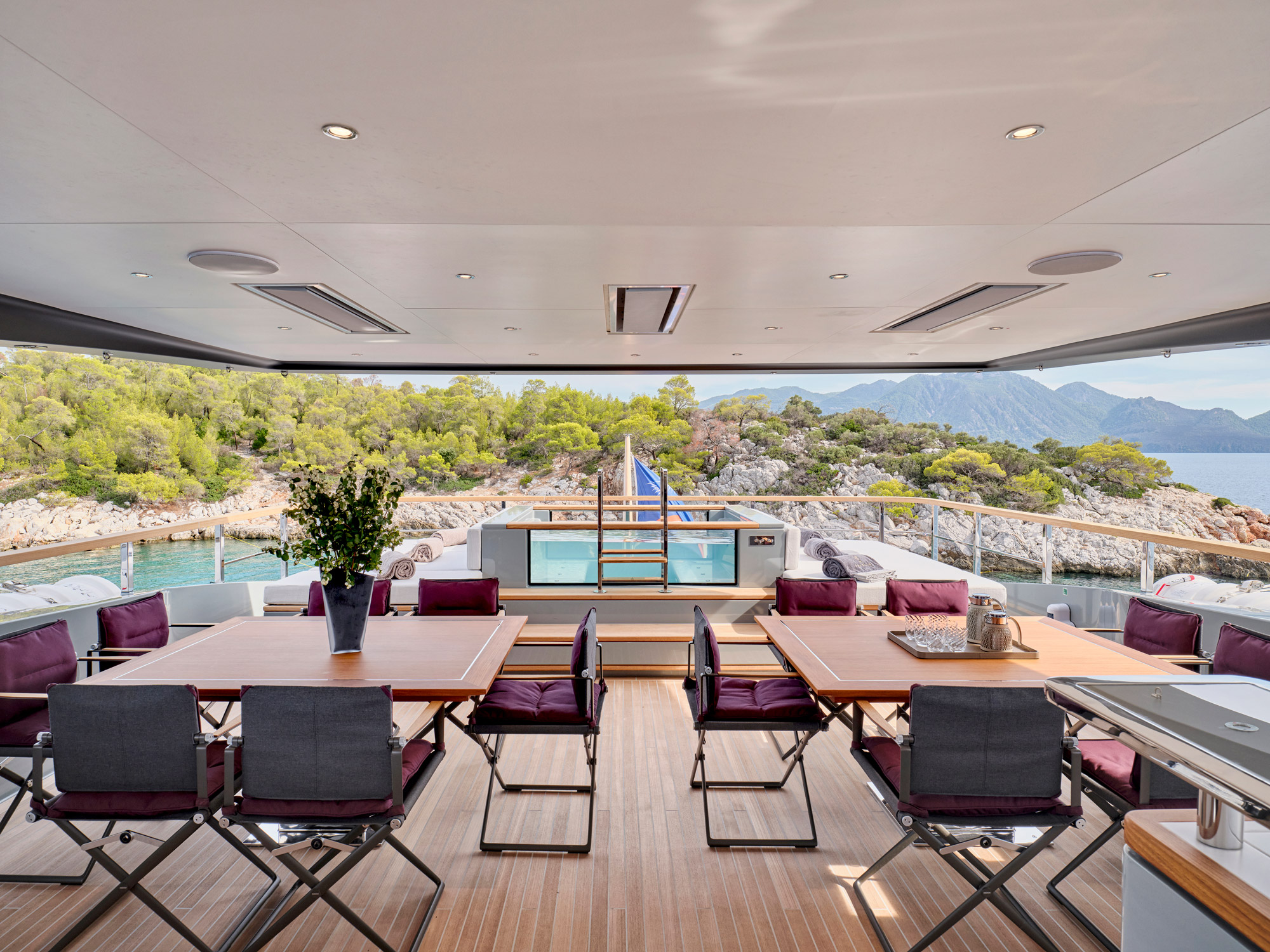 205 Afte deck dining.jpg