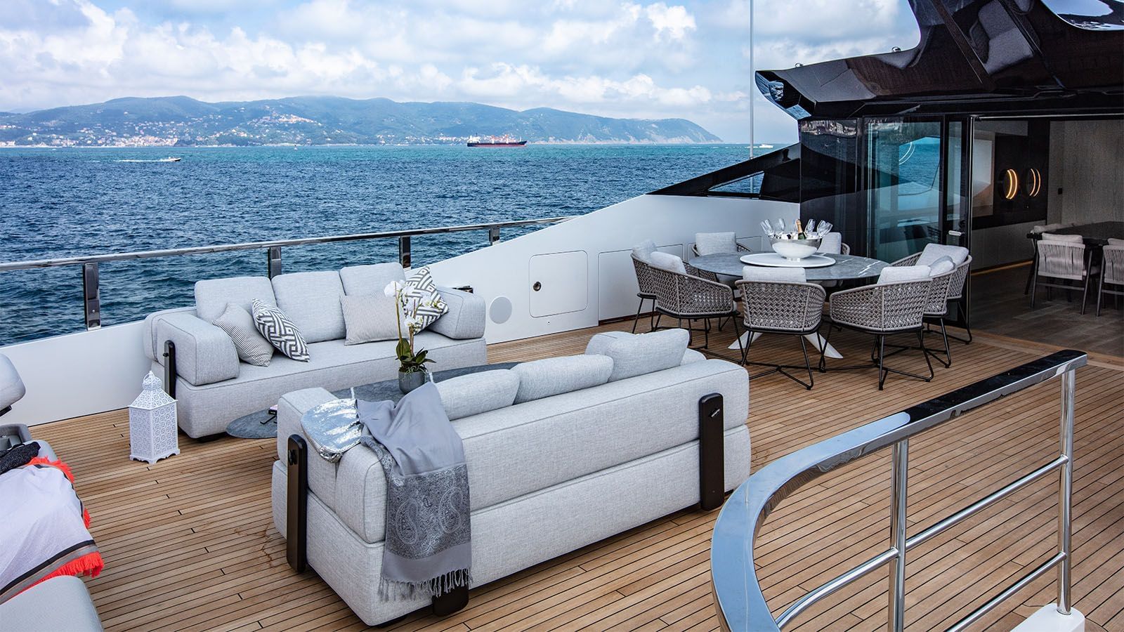 205 Fly deck seating.jpg