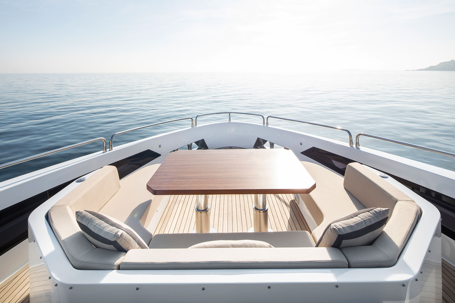 205 Foredeck relaxation.jpg