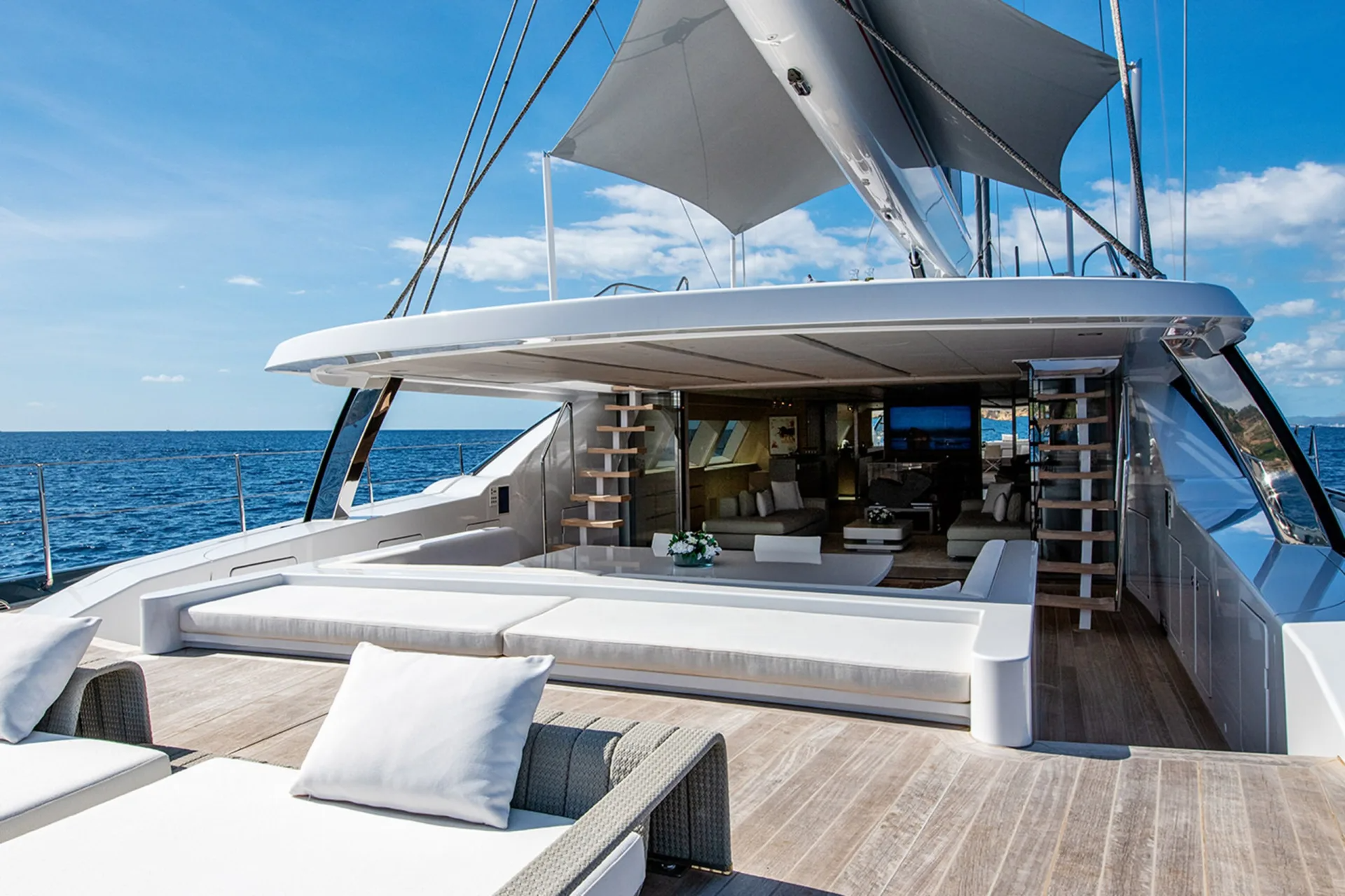 205 Main deck seating.png