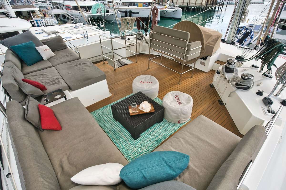 205 Sailing Catamaran AZULIA II Fly Bridge.jpg
