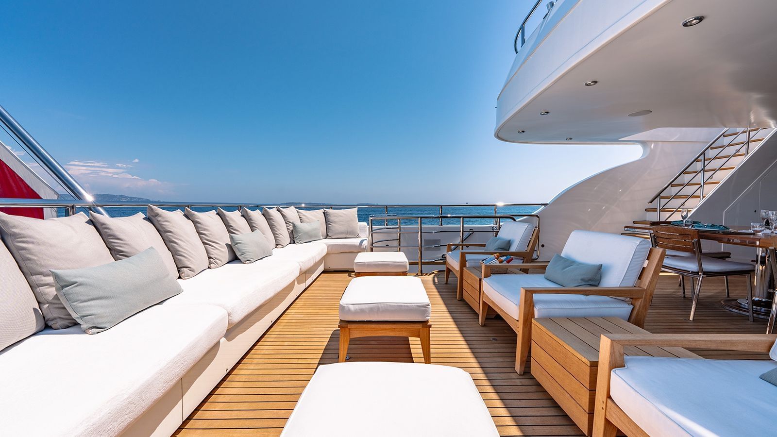 205 Seating on Upper deck.jpg