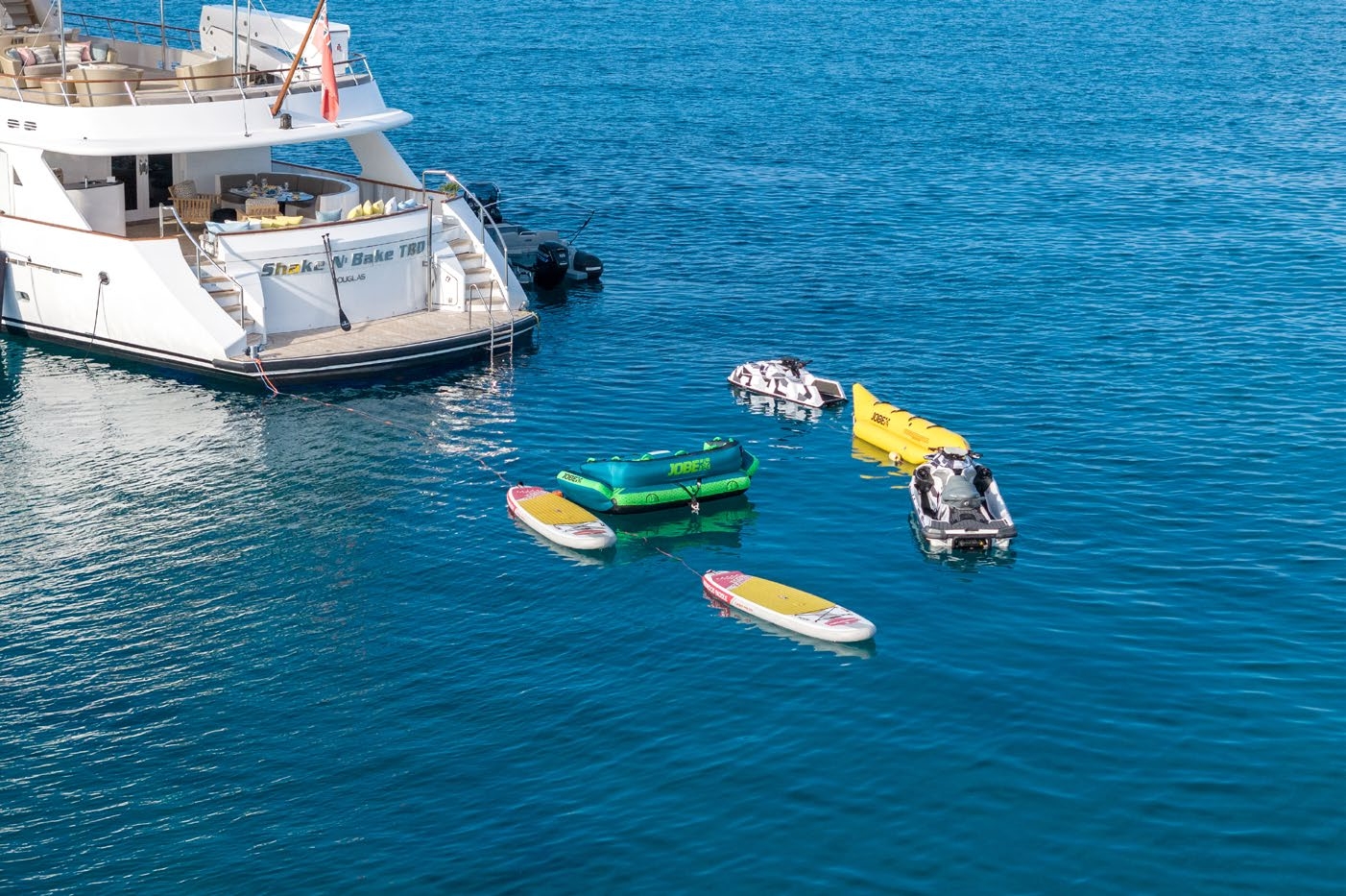 205 Stern with water toys.jpg