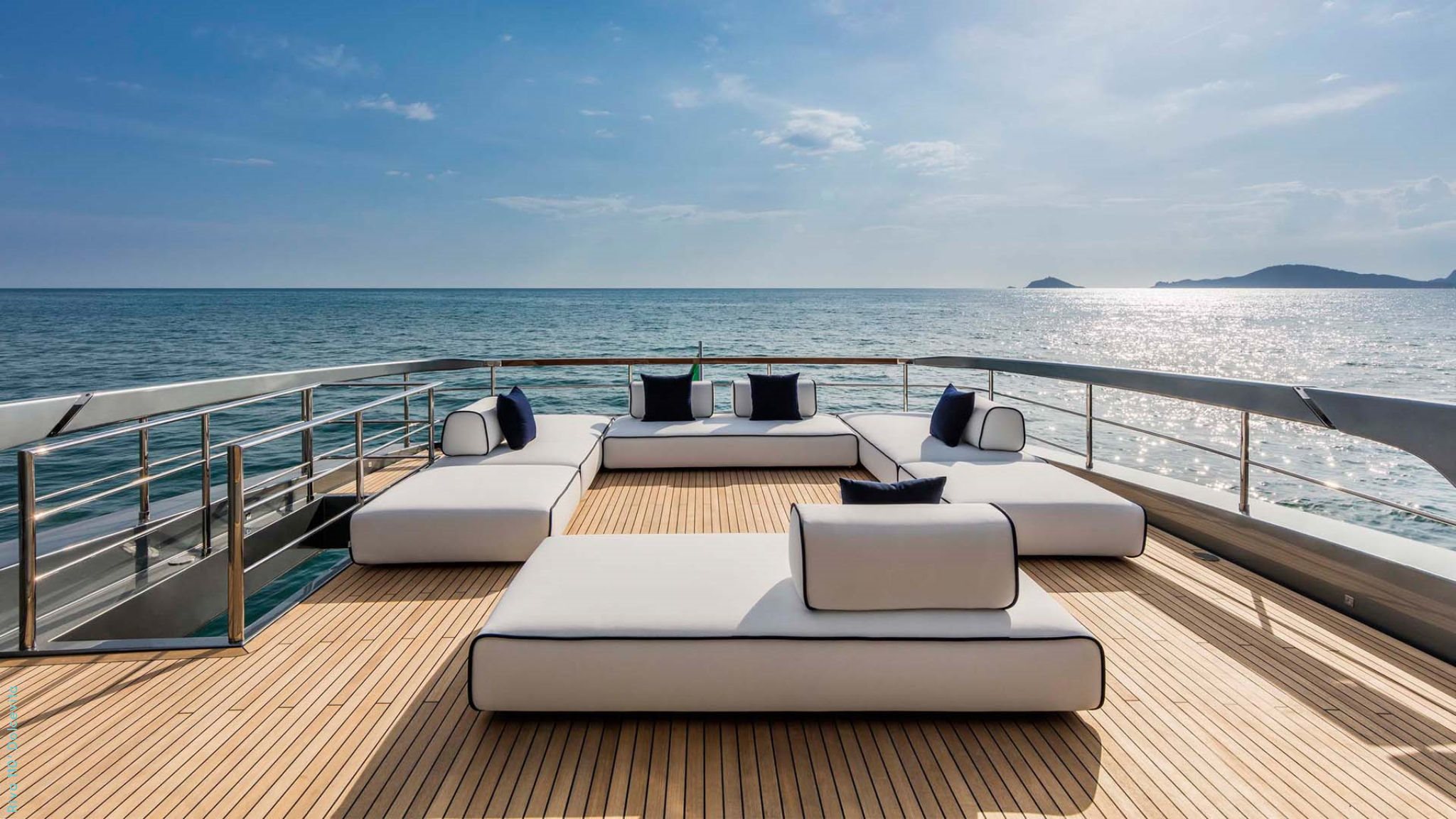 205 Sun deck modular furnishings.jpg