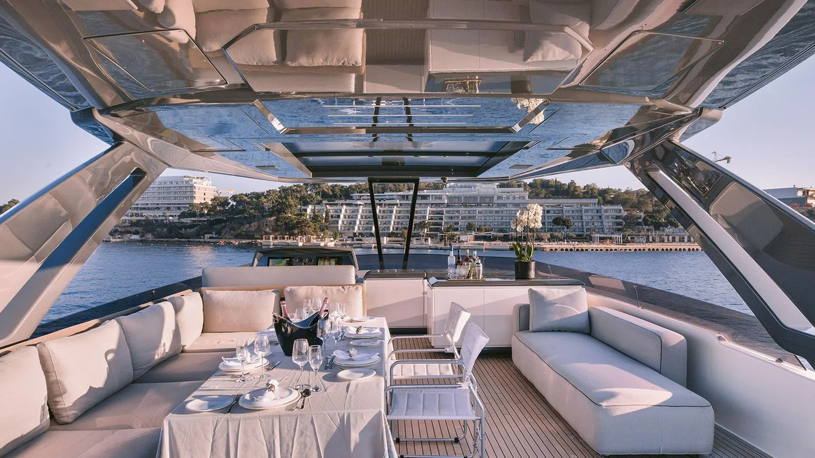 205 sun deck.jpg