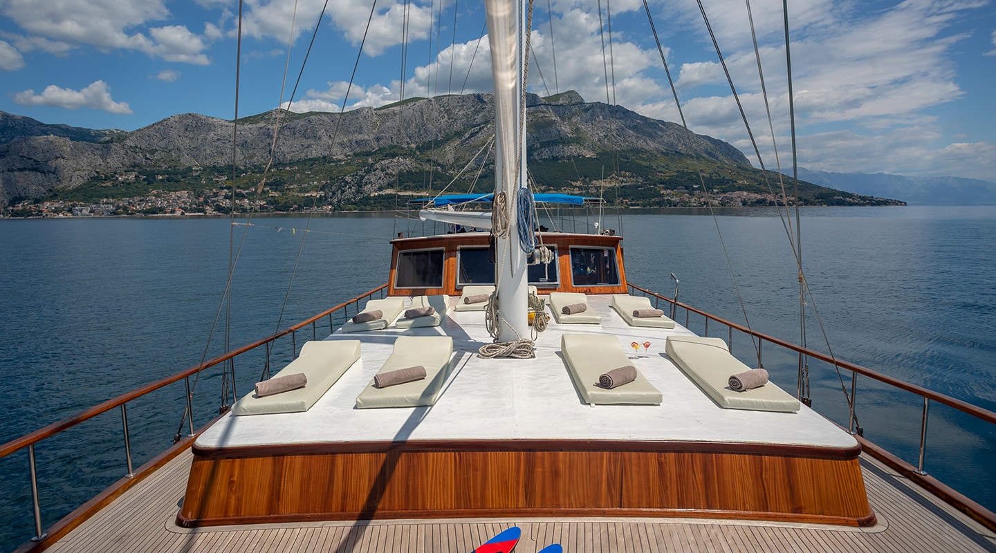206 ANDI STAR Sun deck.jpg