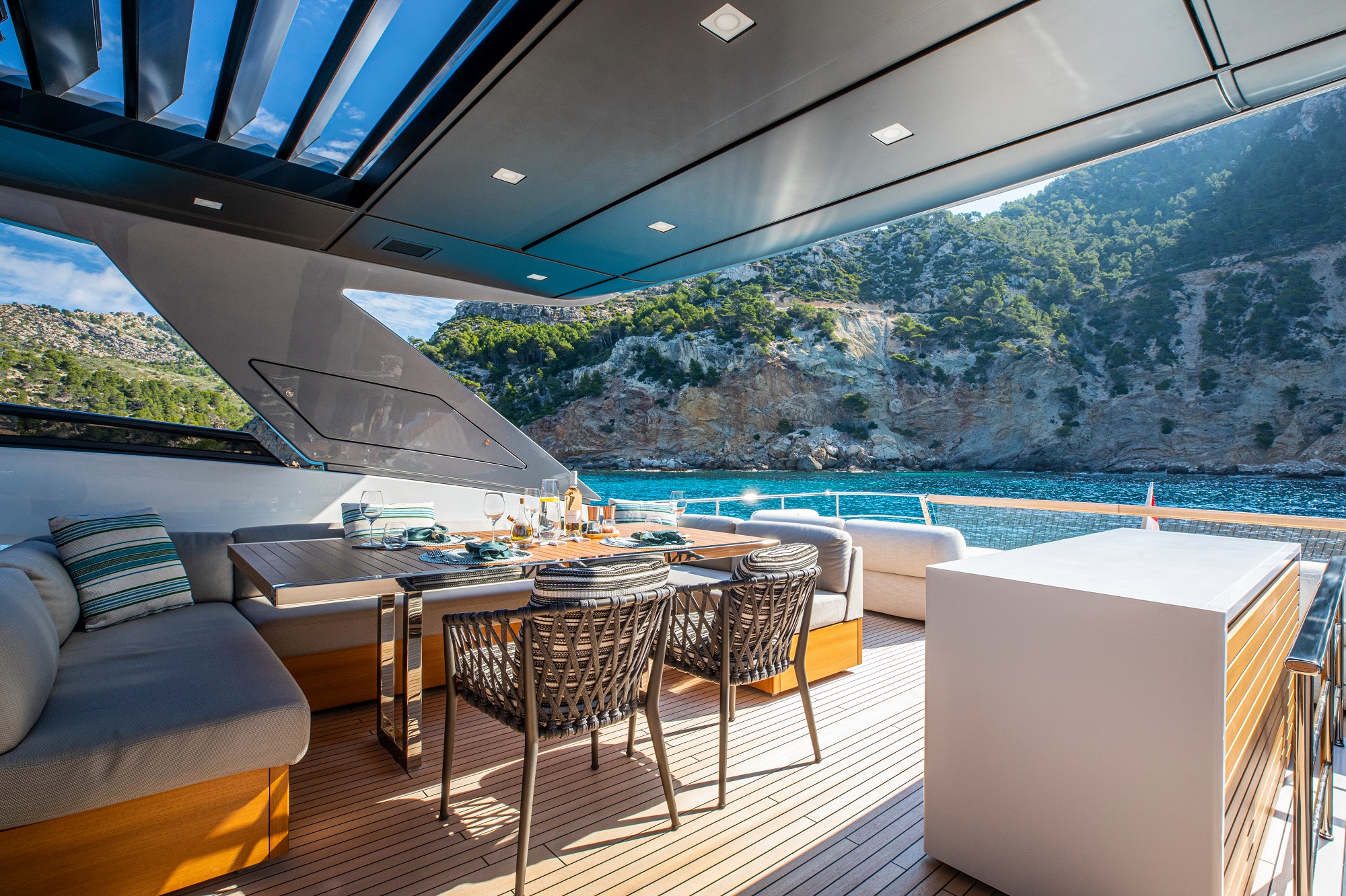 206 Dining on Sun deck.jpg