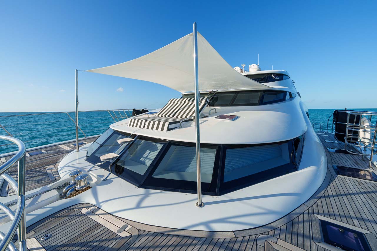 206 Foredeck.jpg