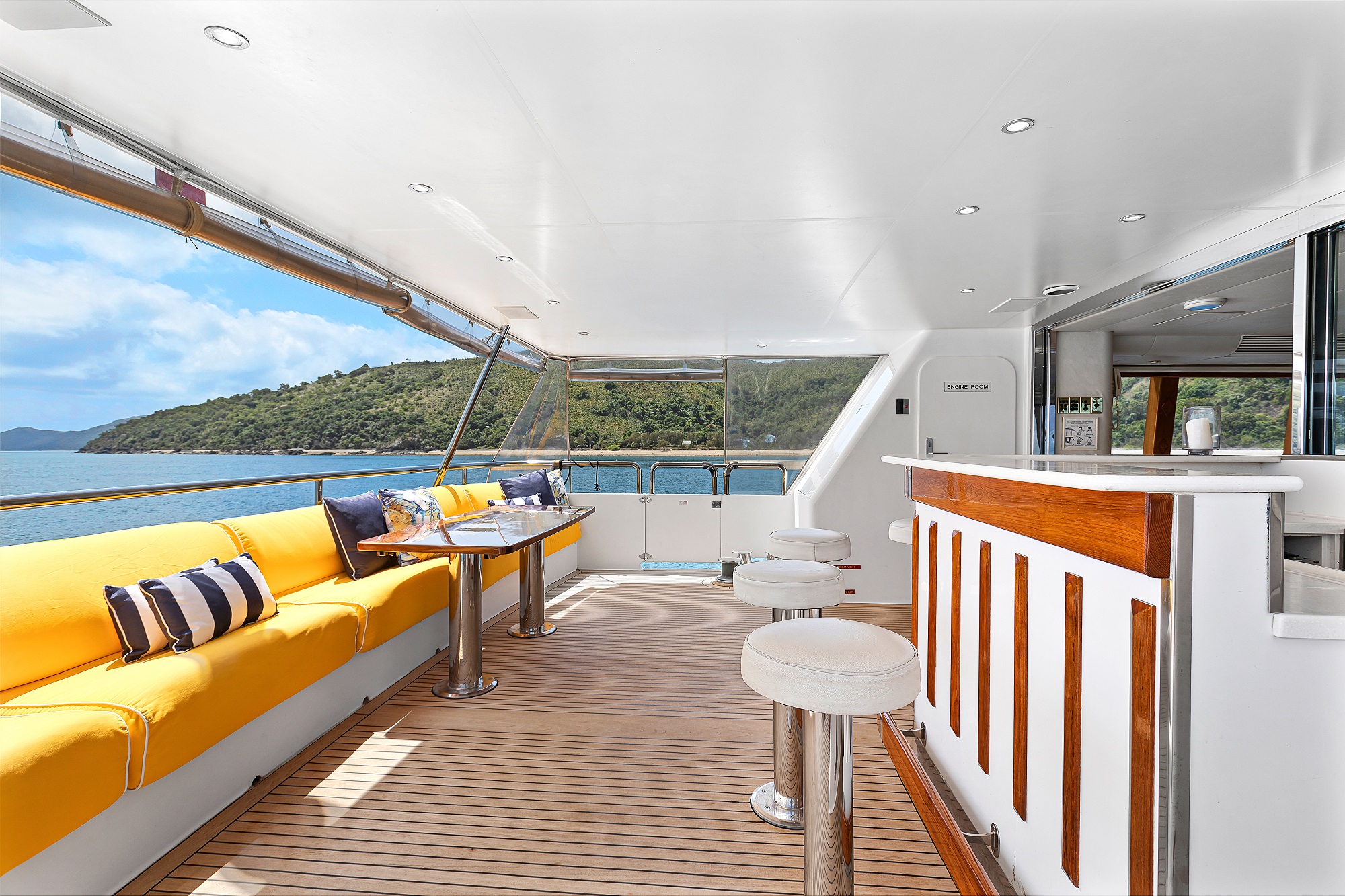 206 Main deck aft bar and seating.jpg
