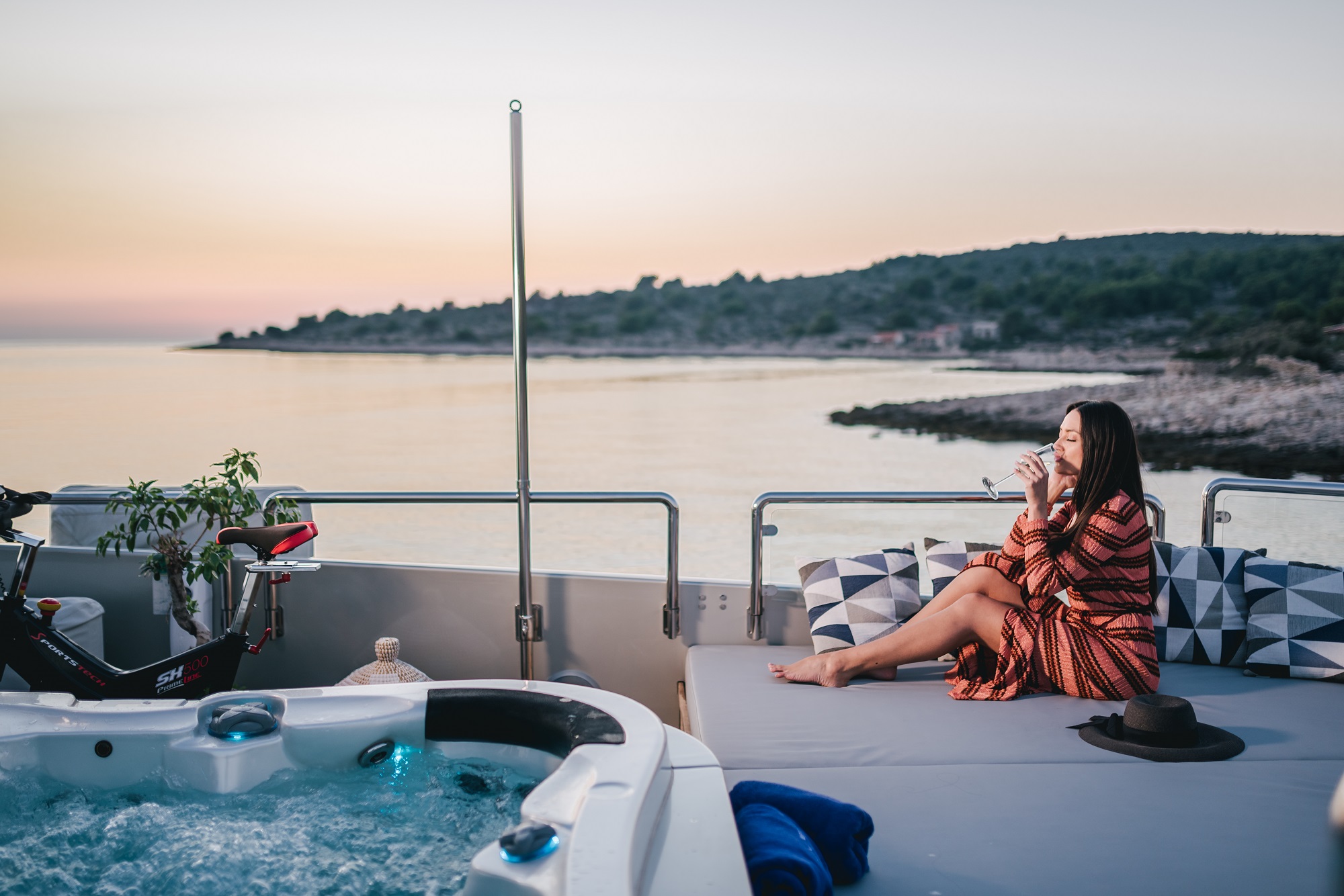 206 Sun deck jacuzzi and sun pads.jpg