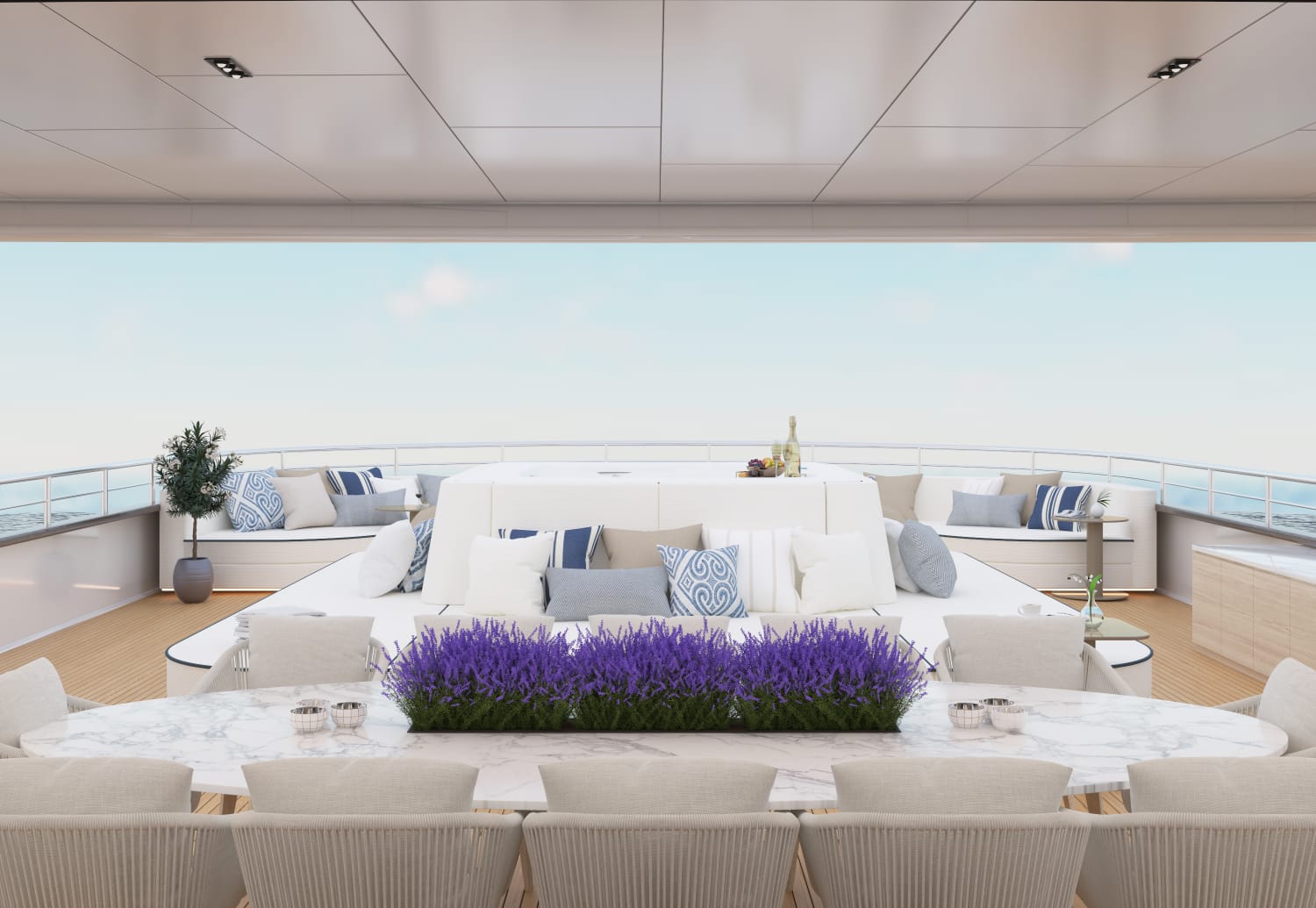 206 Sun deck jacuzzi.jpg