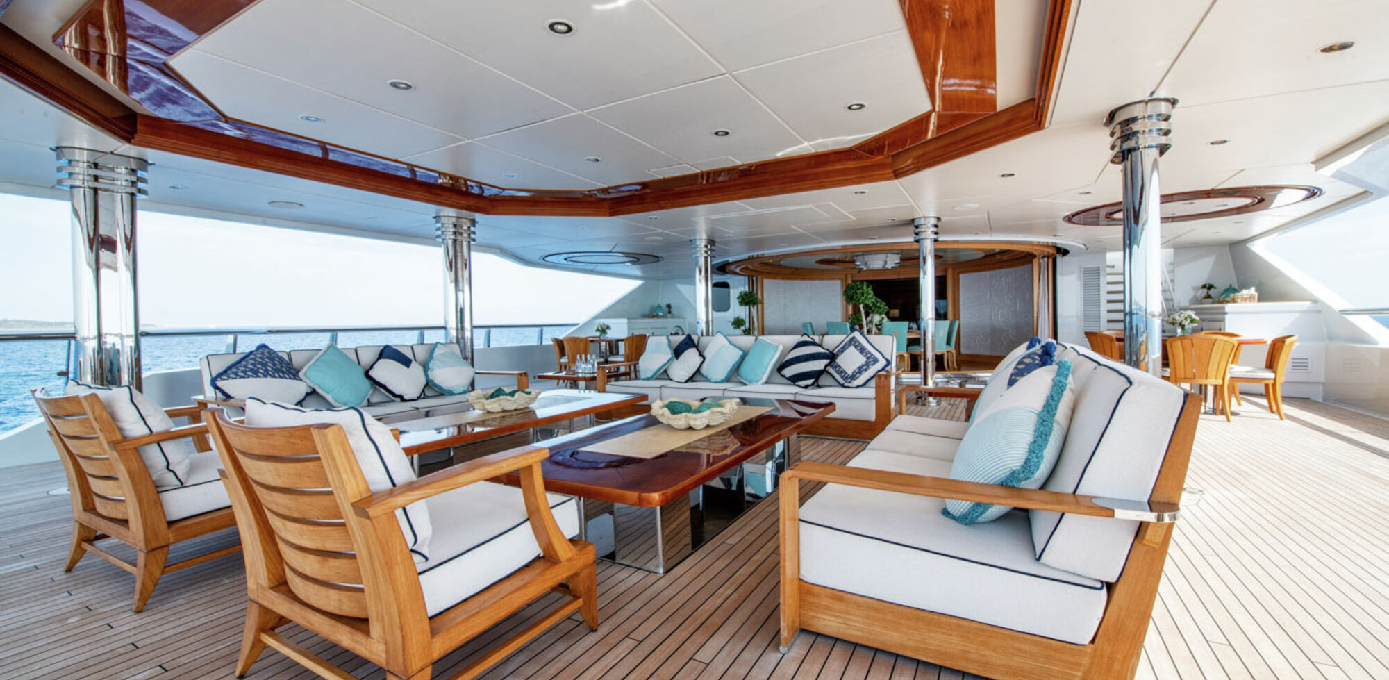 206 Upper deck lounge.jpg