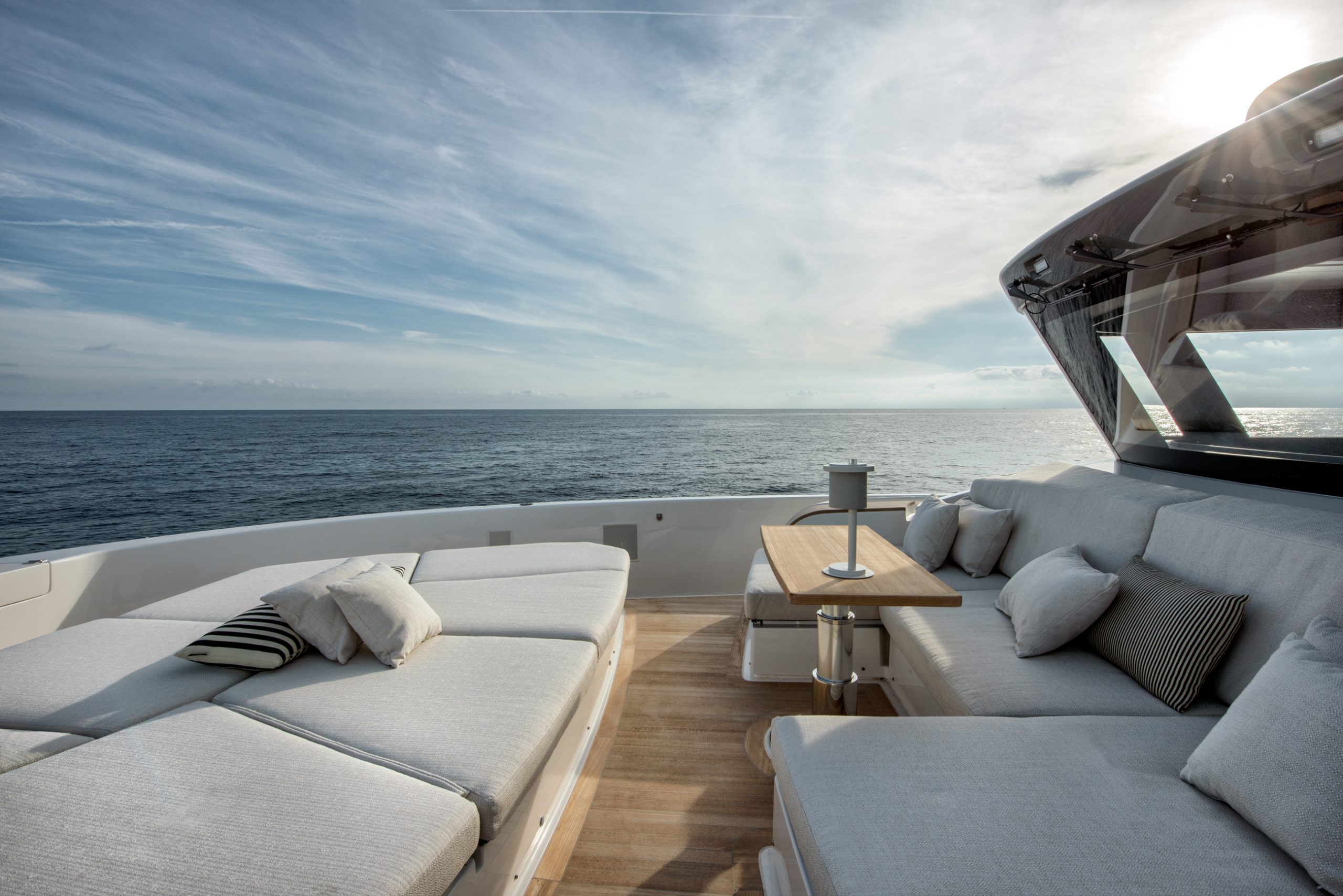 207 Foredeck lounge.jpg