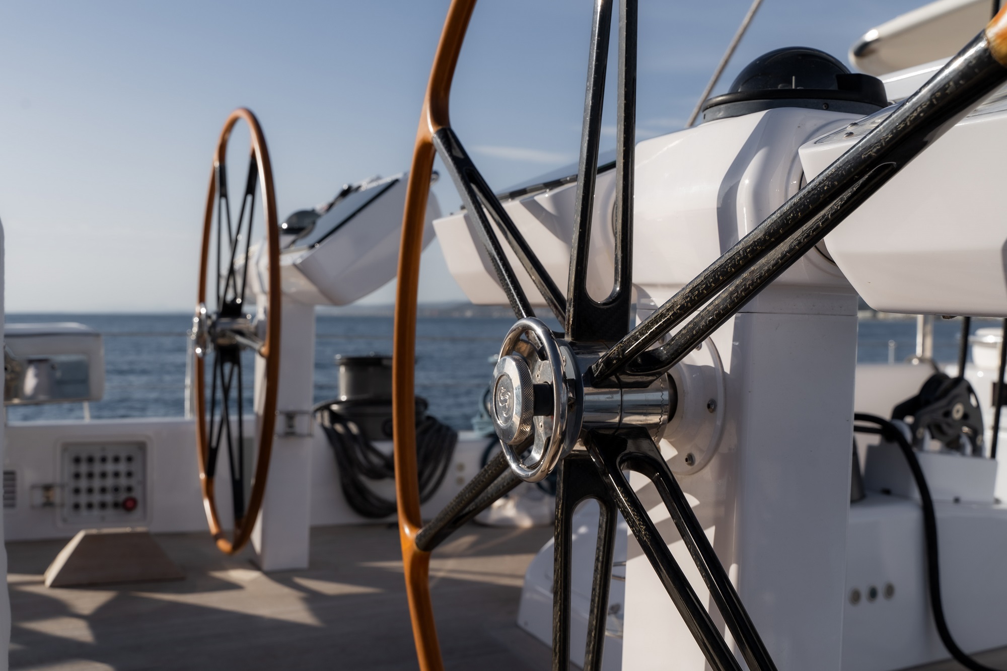 207 Helm controls.jpg
