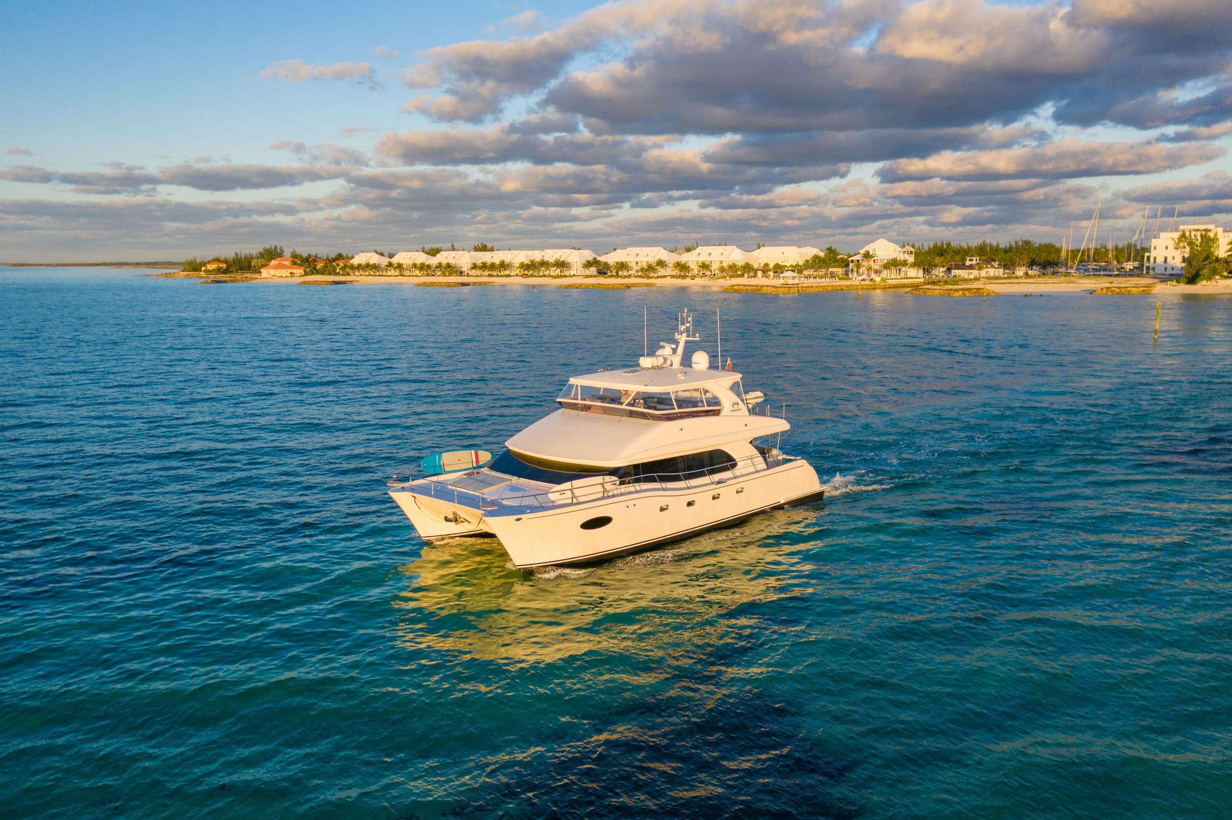 207 Motor Catamaran INDIGO.jpg