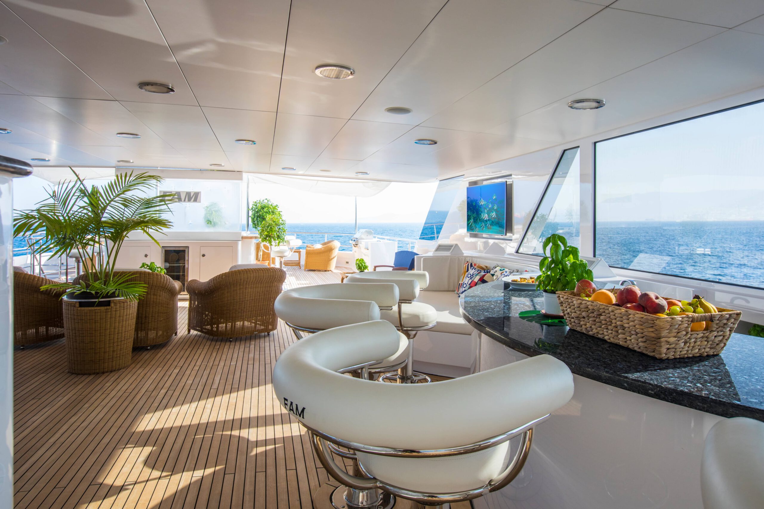207 Sit up bar on the sun deck.jpg