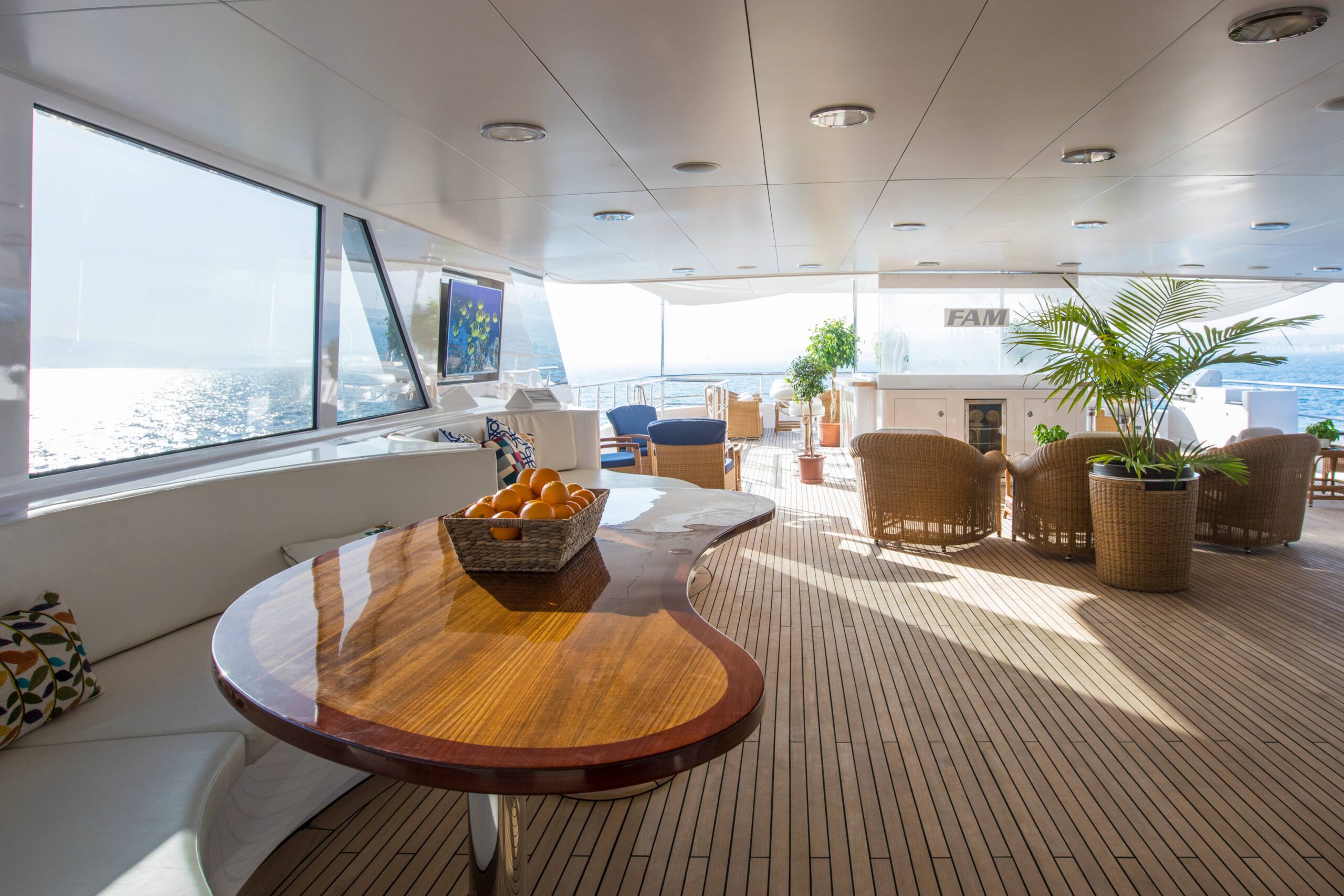 207 Sun deck interior zone.jpg