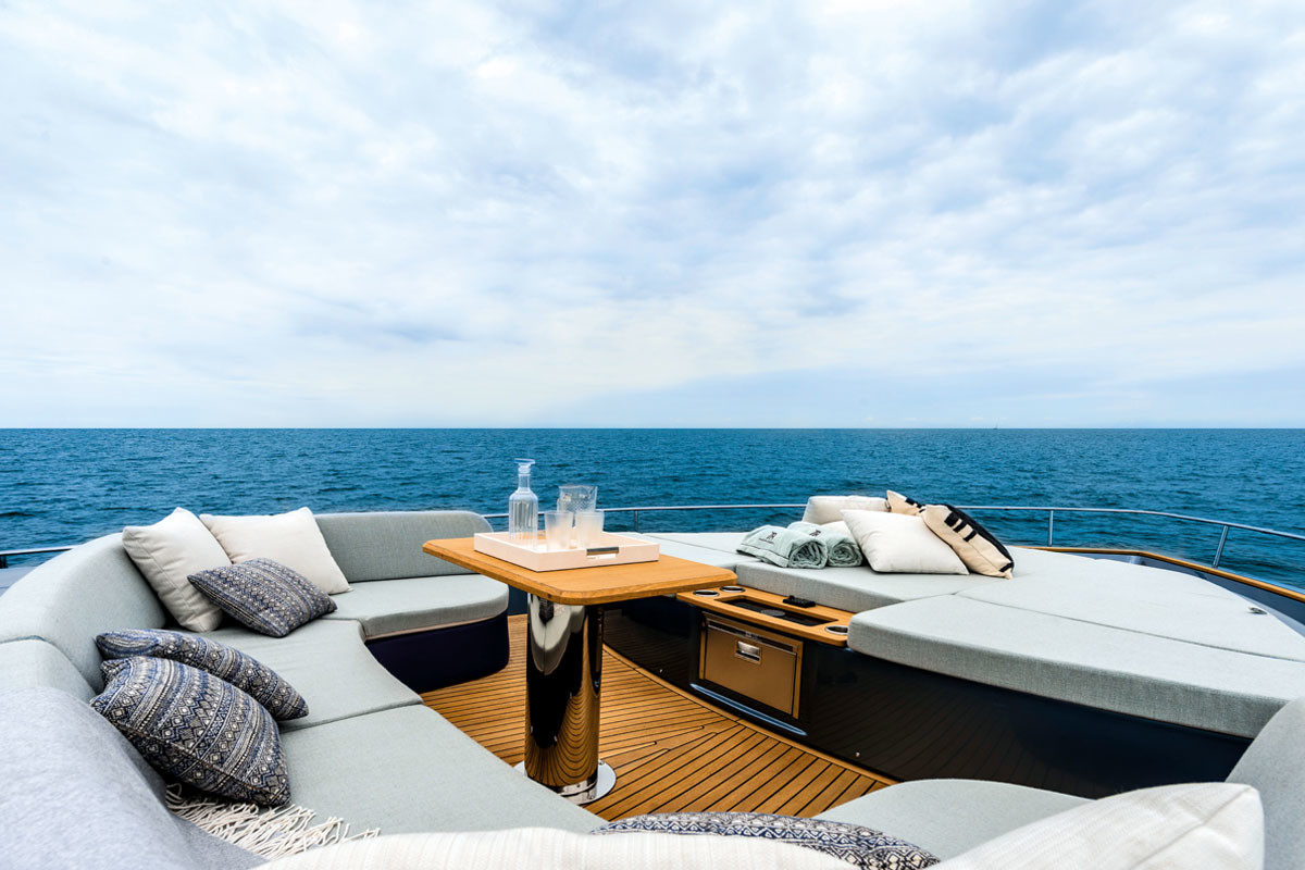208 Foredeck.jpg