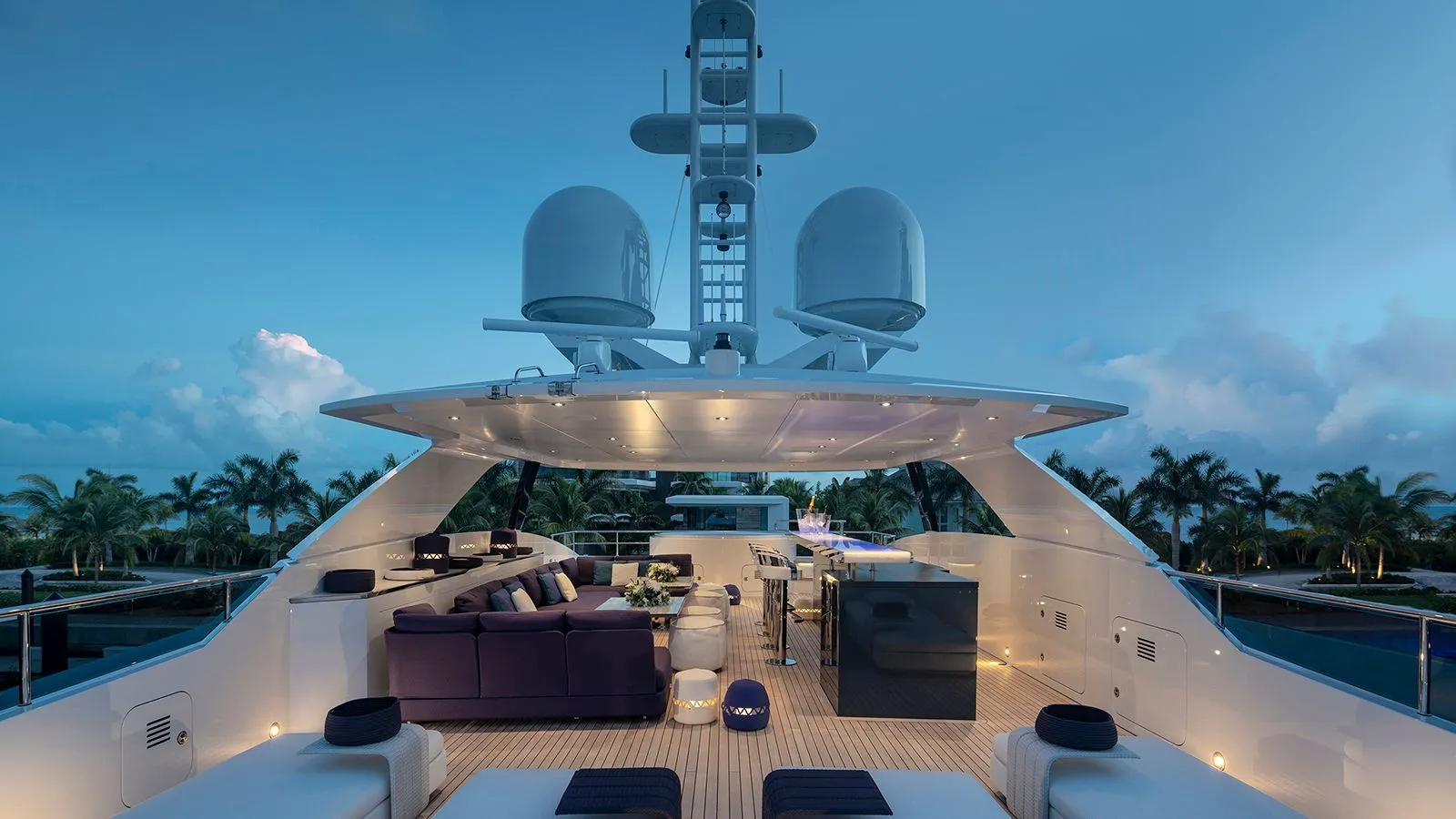 209 Sundeck at sun set.jpg