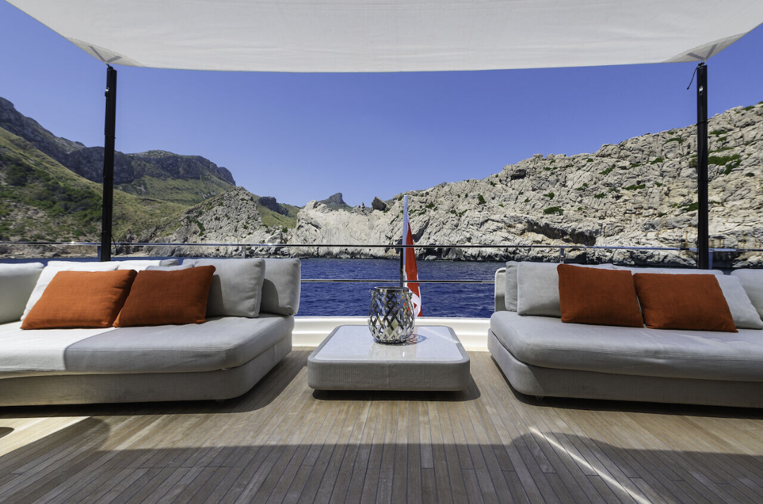 209 Upper deck day beds.png