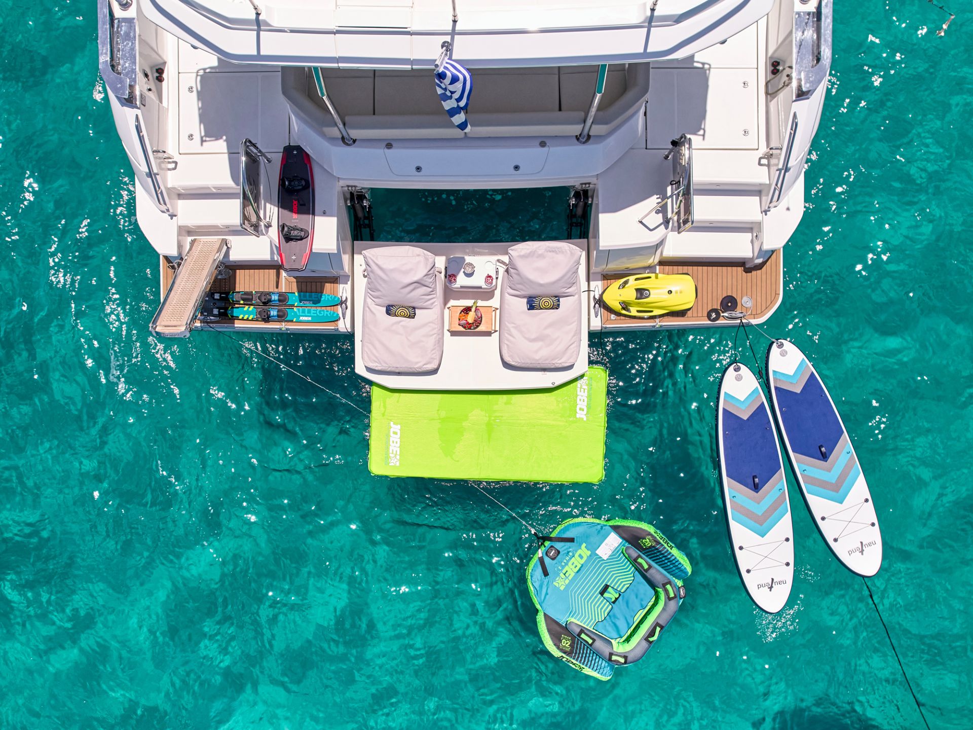 210 Stern with water toys.jpg
